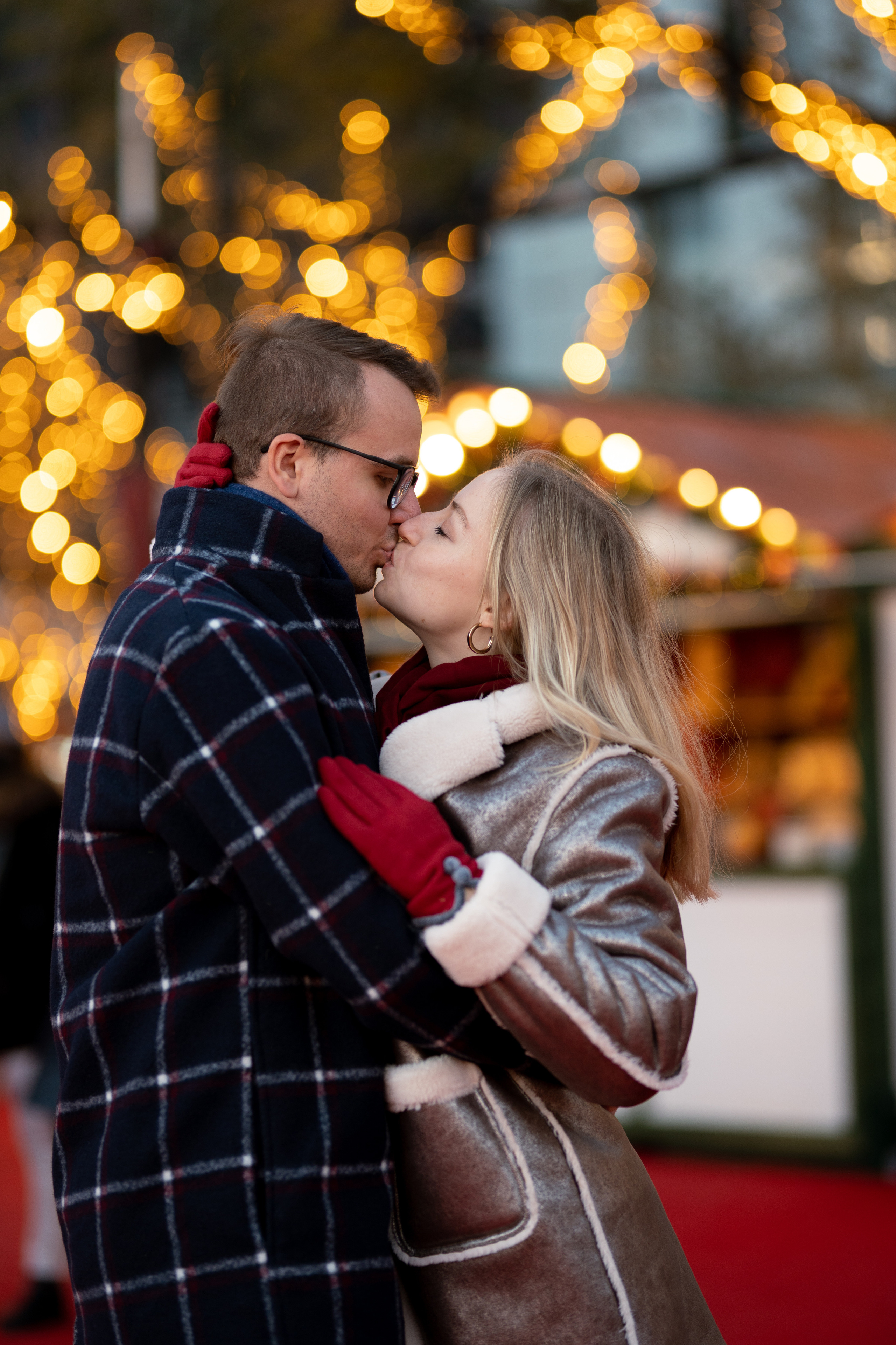 Christmas couple photo shooting Madrid. Photographer in Madrid, Spain. Alyona Belyaninova