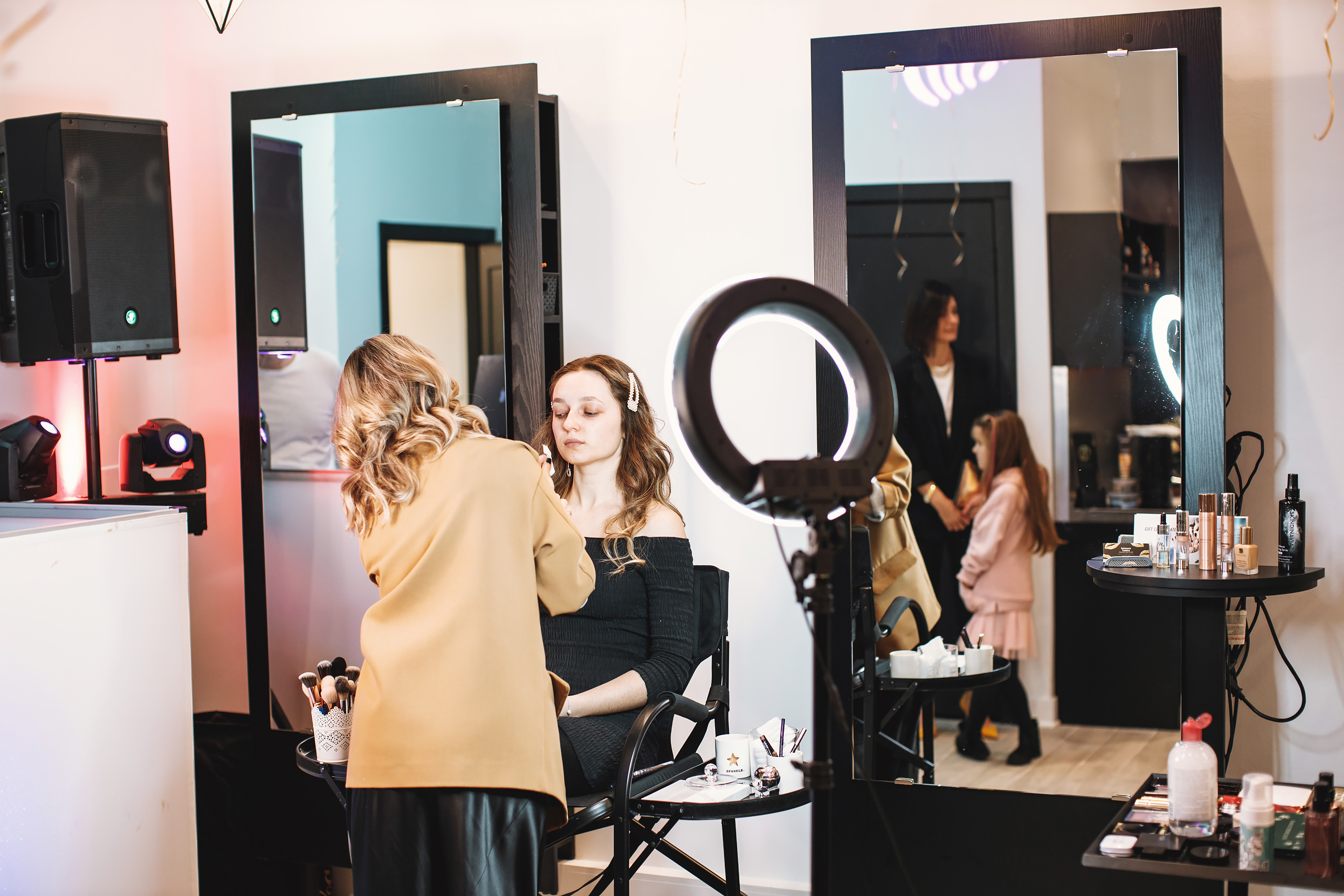 O&B style. Wedding family event photographer in Chicago Nick Yushevich