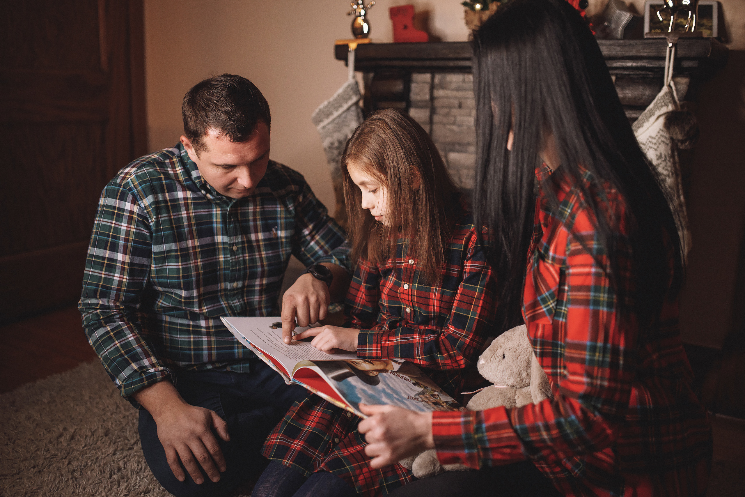 12.15.2019 Christmas Family Photoshoot. Wedding family event photographer in Chicago Nick Yushevich