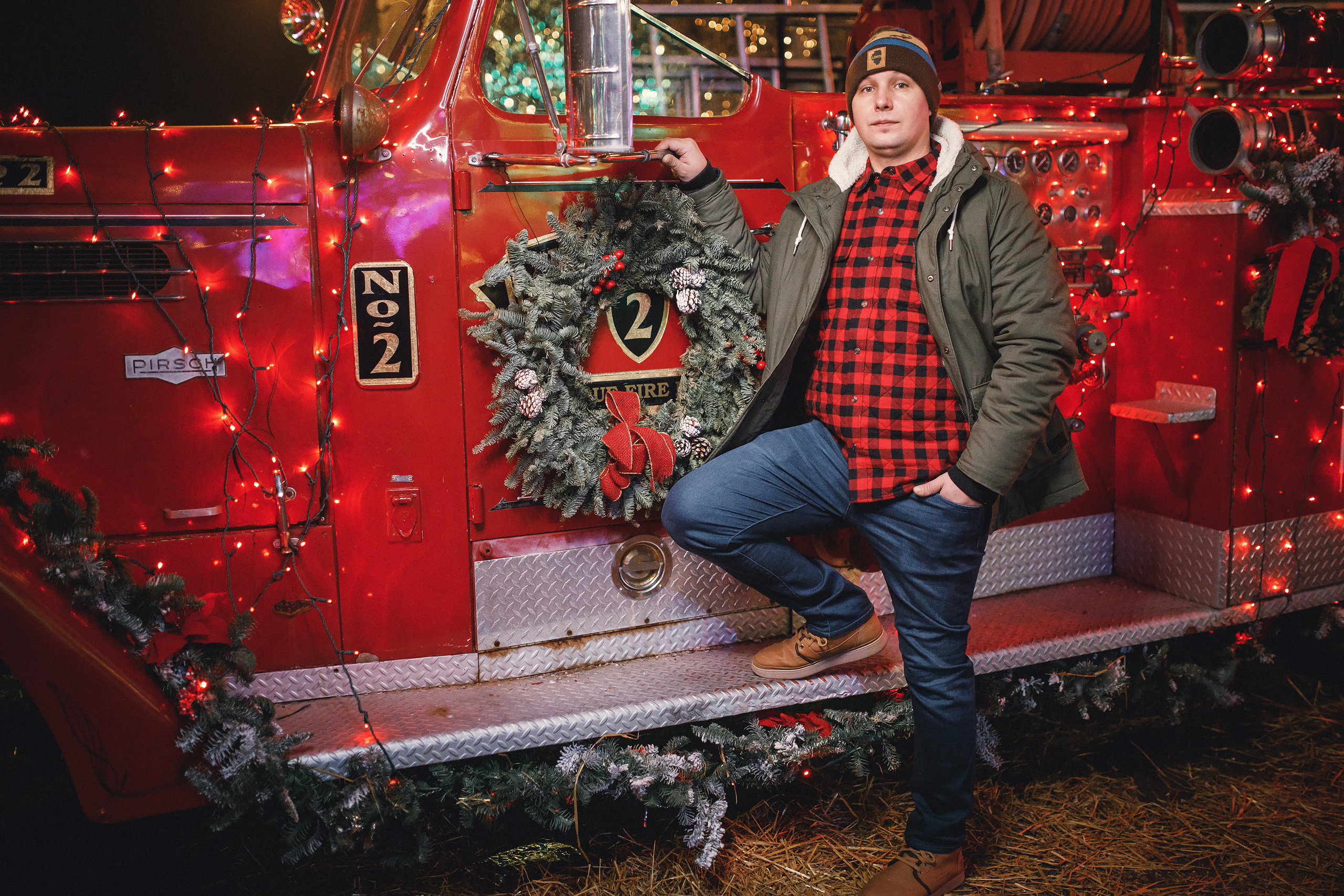 12.15.2019 Christmas Family Photoshoot. Wedding family event photographer in Chicago Nick Yushevich