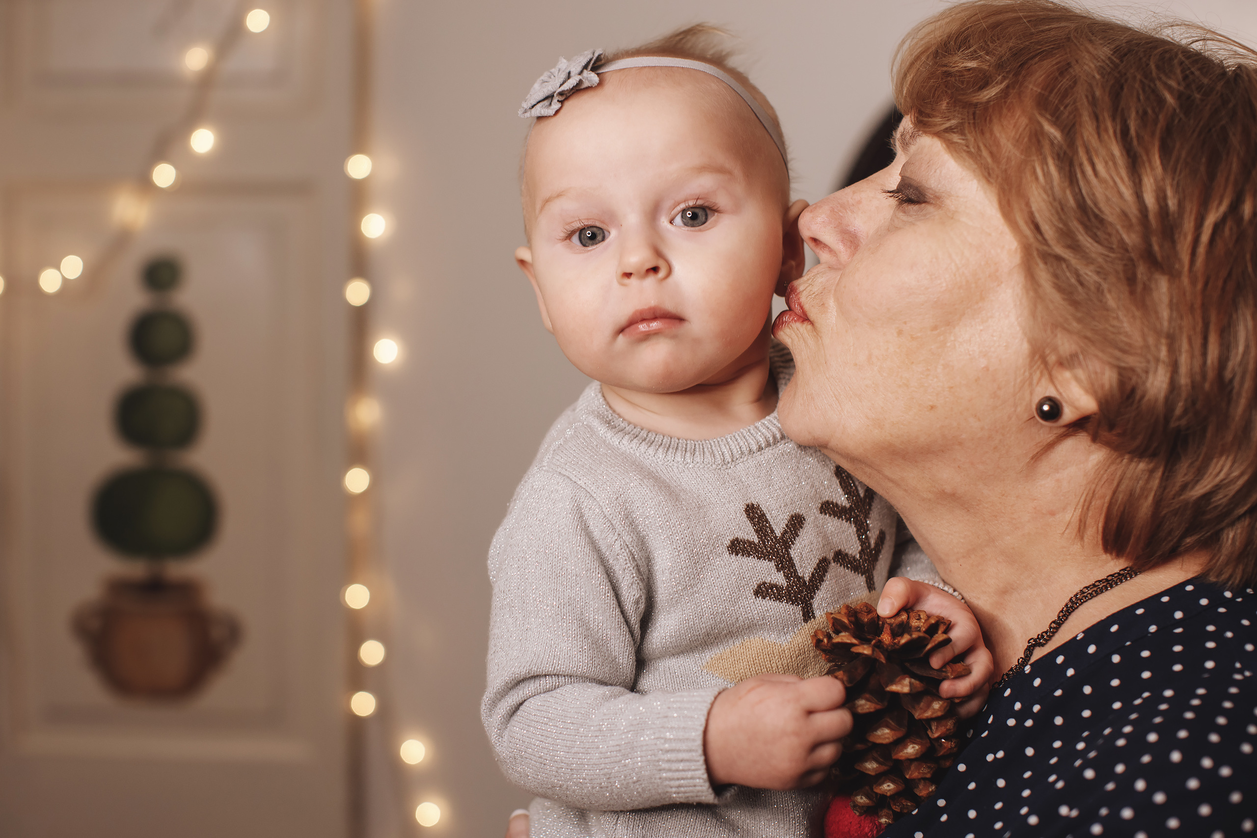 12.14.2019 Christmas Family Photoshoot 20. Wedding family event photographer in Chicago Nick Yushevich