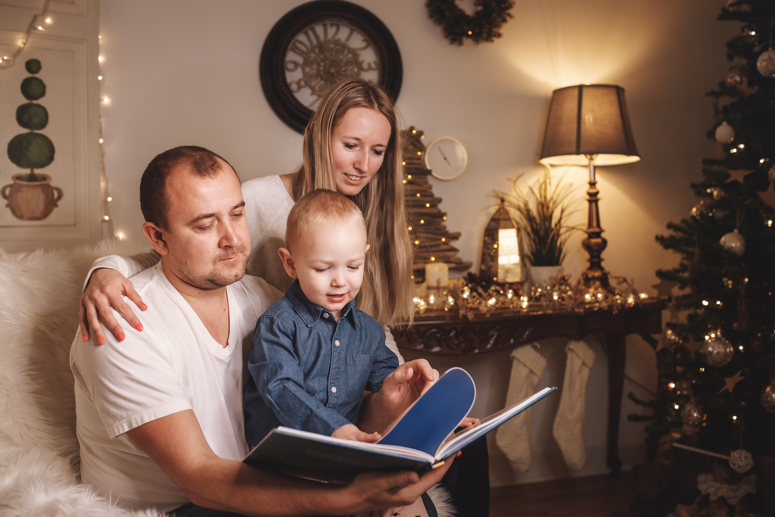 12.14.2019 Christmas Family Photoshoot 22. Wedding family event photographer in Chicago Nick Yushevich