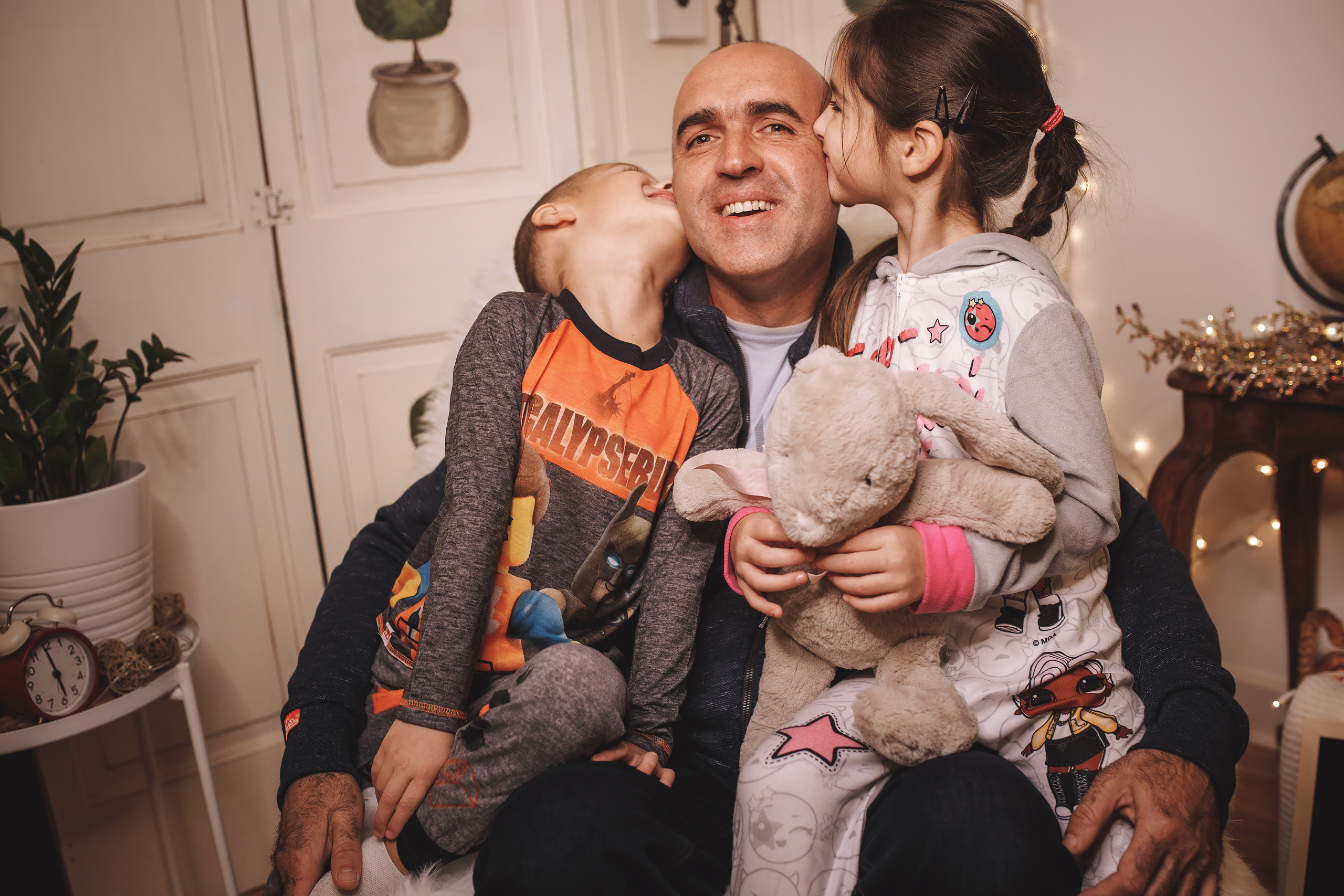 12.14.2019 Christmas Family Photoshoot 23. Wedding family event photographer in Chicago Nick Yushevich