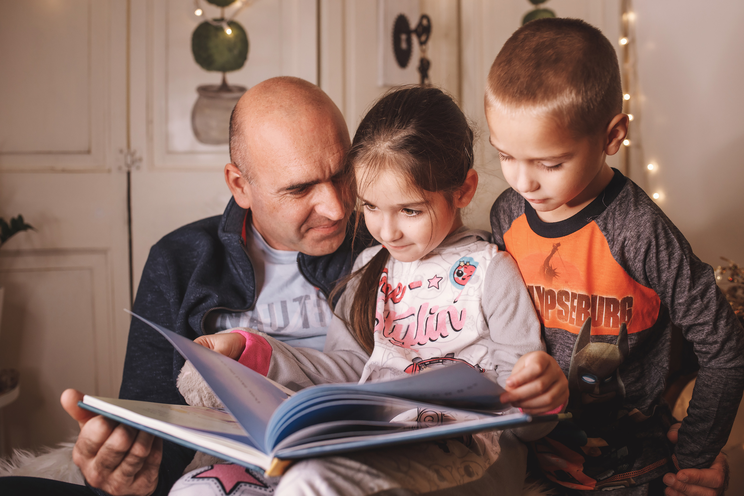 12.14.2019 Christmas Family Photoshoot 23. Wedding family event photographer in Chicago Nick Yushevich