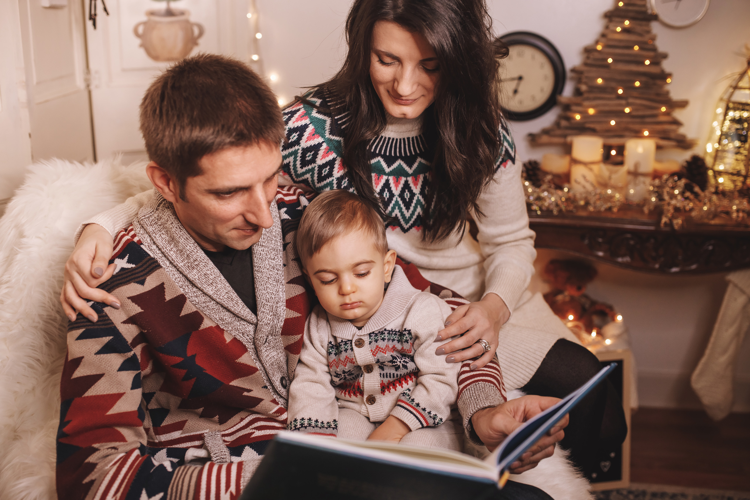 12.10.2019 Christmas Family Photoshoot 16. Wedding family event photographer in Chicago Nick Yushevich