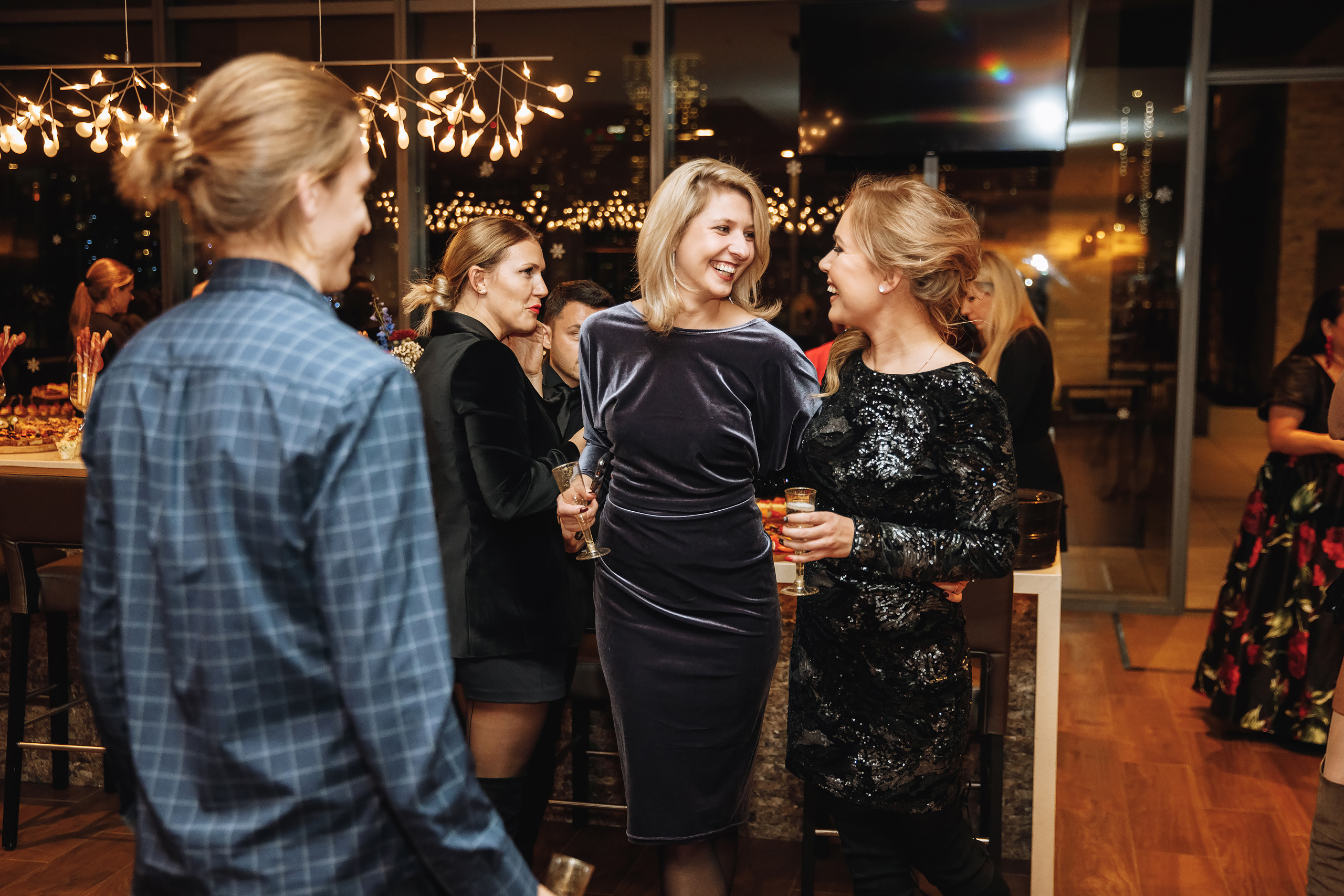 Deymar Insurance Agency. Wedding family event photographer in Chicago Nick Yushevich