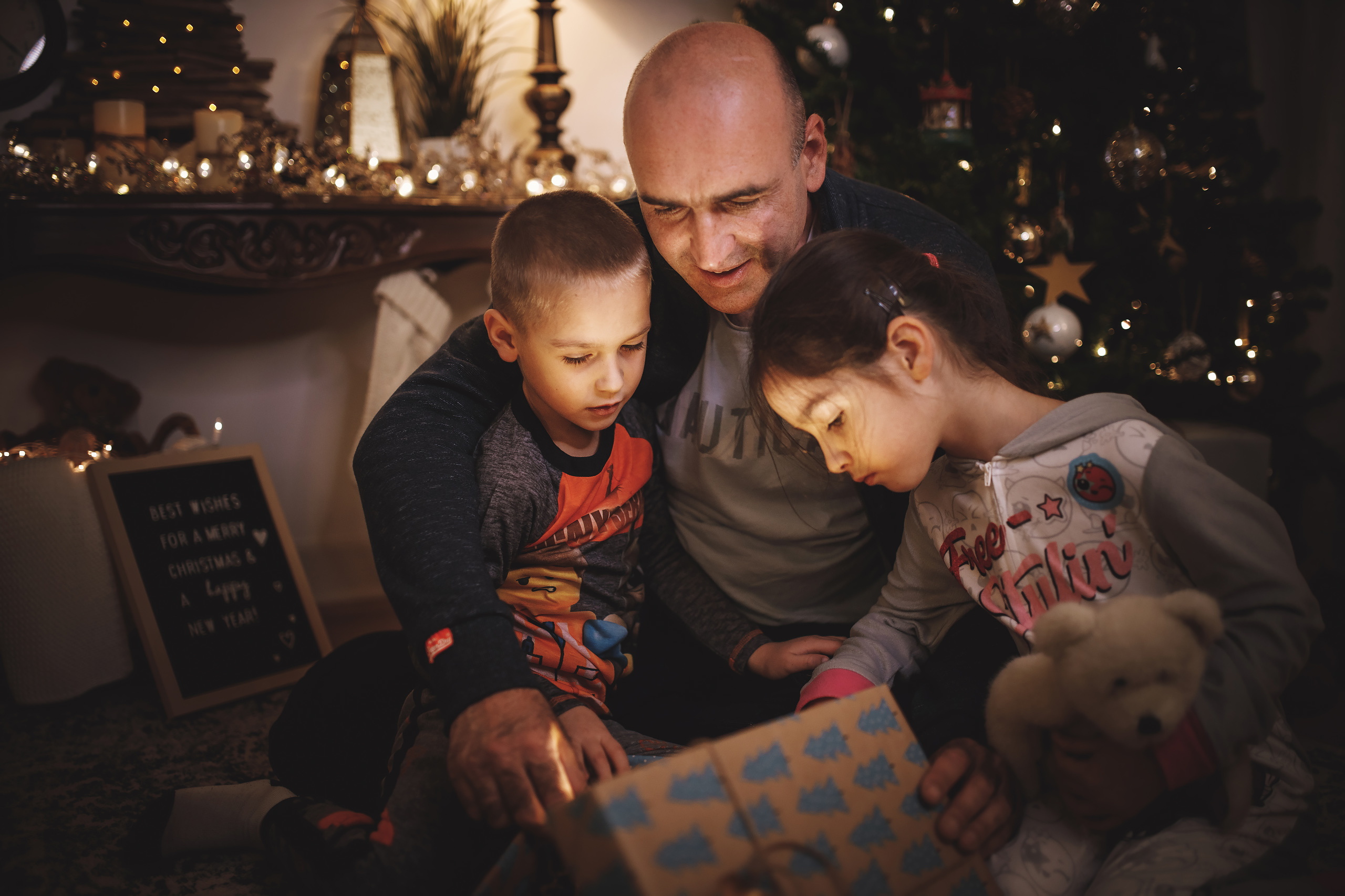 12.14.2019 Christmas Family Photoshoot 23. Wedding family event photographer in Chicago Nick Yushevich