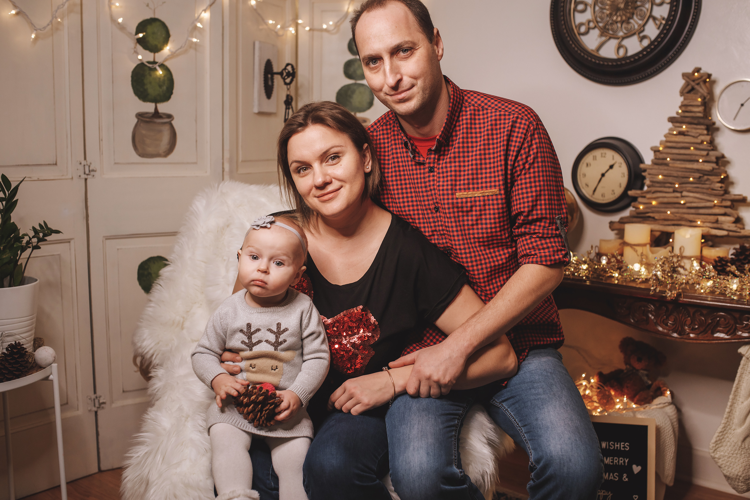 12.14.2019 Christmas Family Photoshoot 20. Wedding family event photographer in Chicago Nick Yushevich