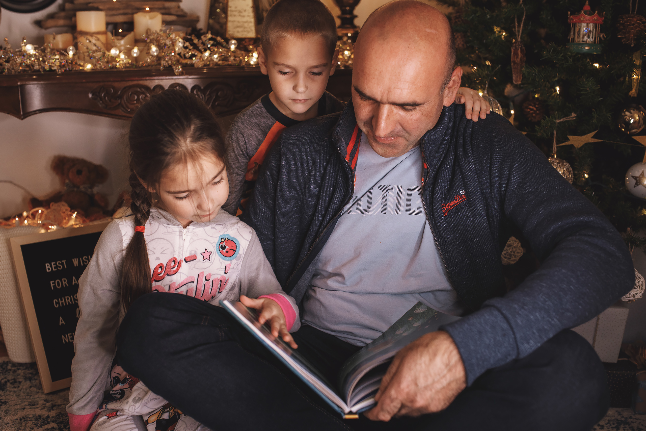 12.14.2019 Christmas Family Photoshoot 23. Wedding family event photographer in Chicago Nick Yushevich