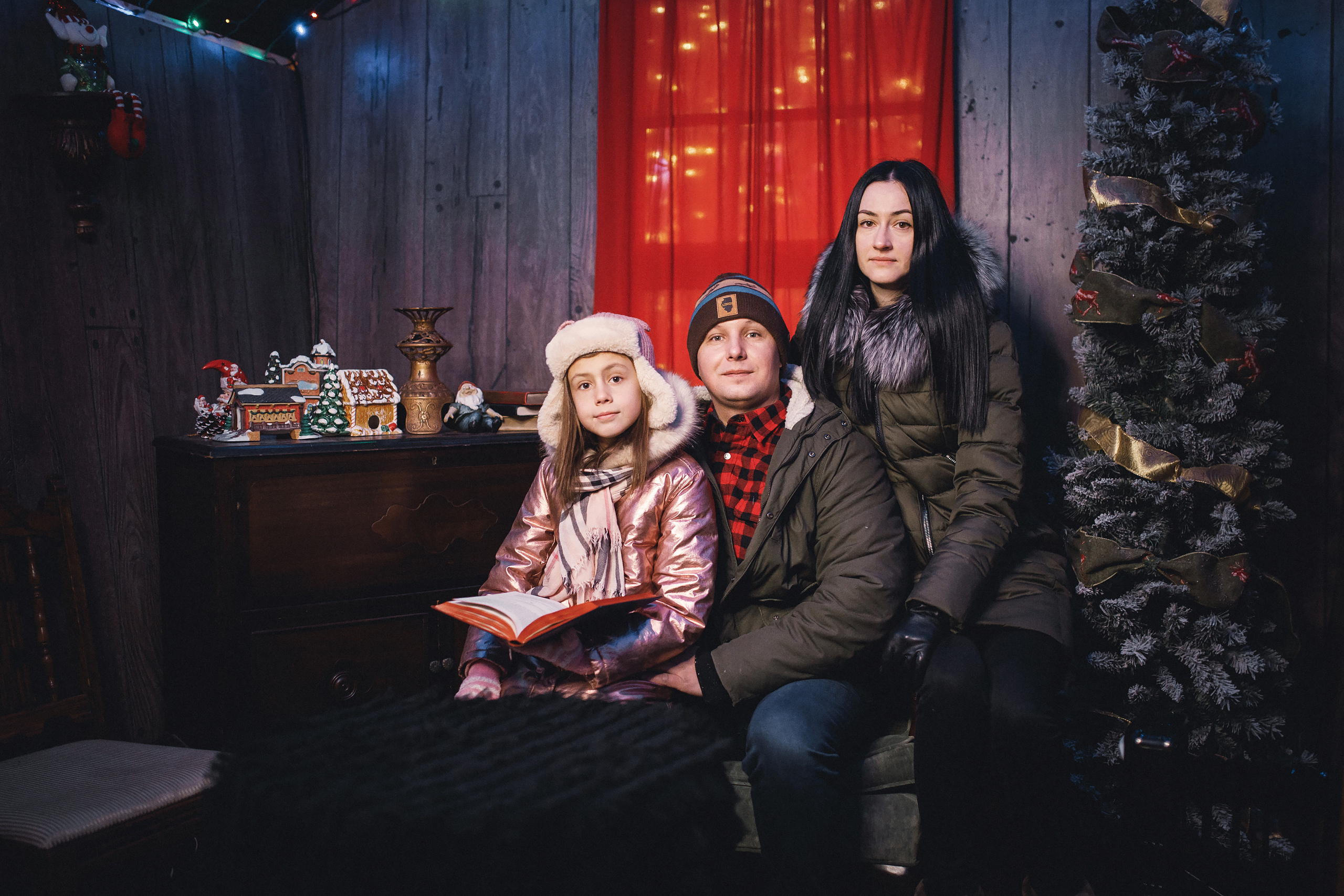 12.15.2019 Christmas Family Photoshoot. Wedding family event photographer in Chicago Nick Yushevich