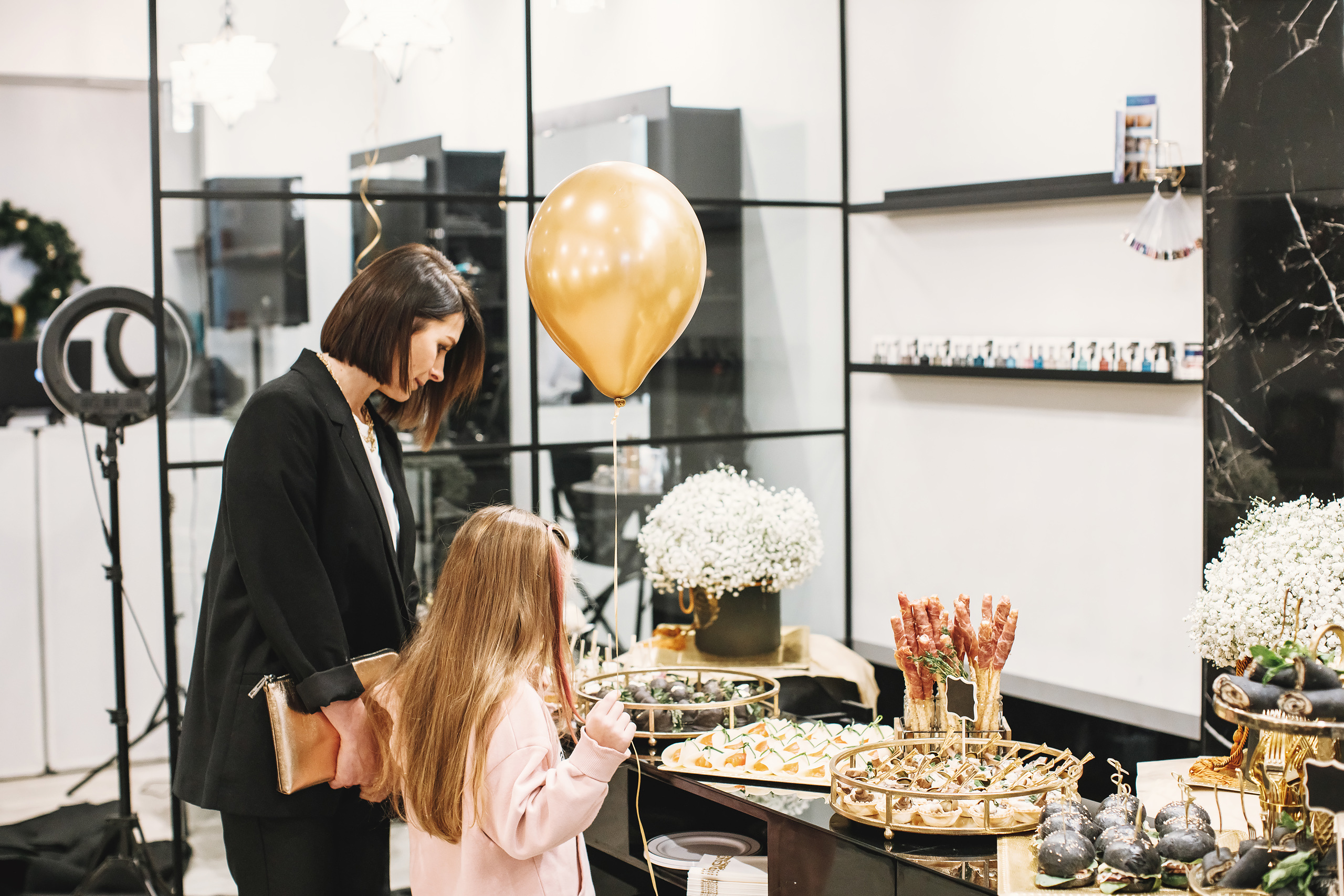 O&B style. Wedding family event photographer in Chicago Nick Yushevich