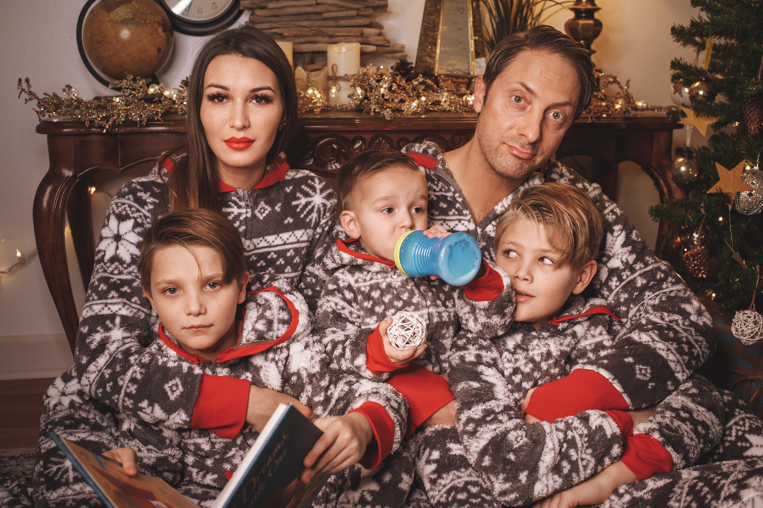 12.07.2019 Christmas Family Photoshoot 14. Wedding family event photographer in Chicago Nick Yushevich