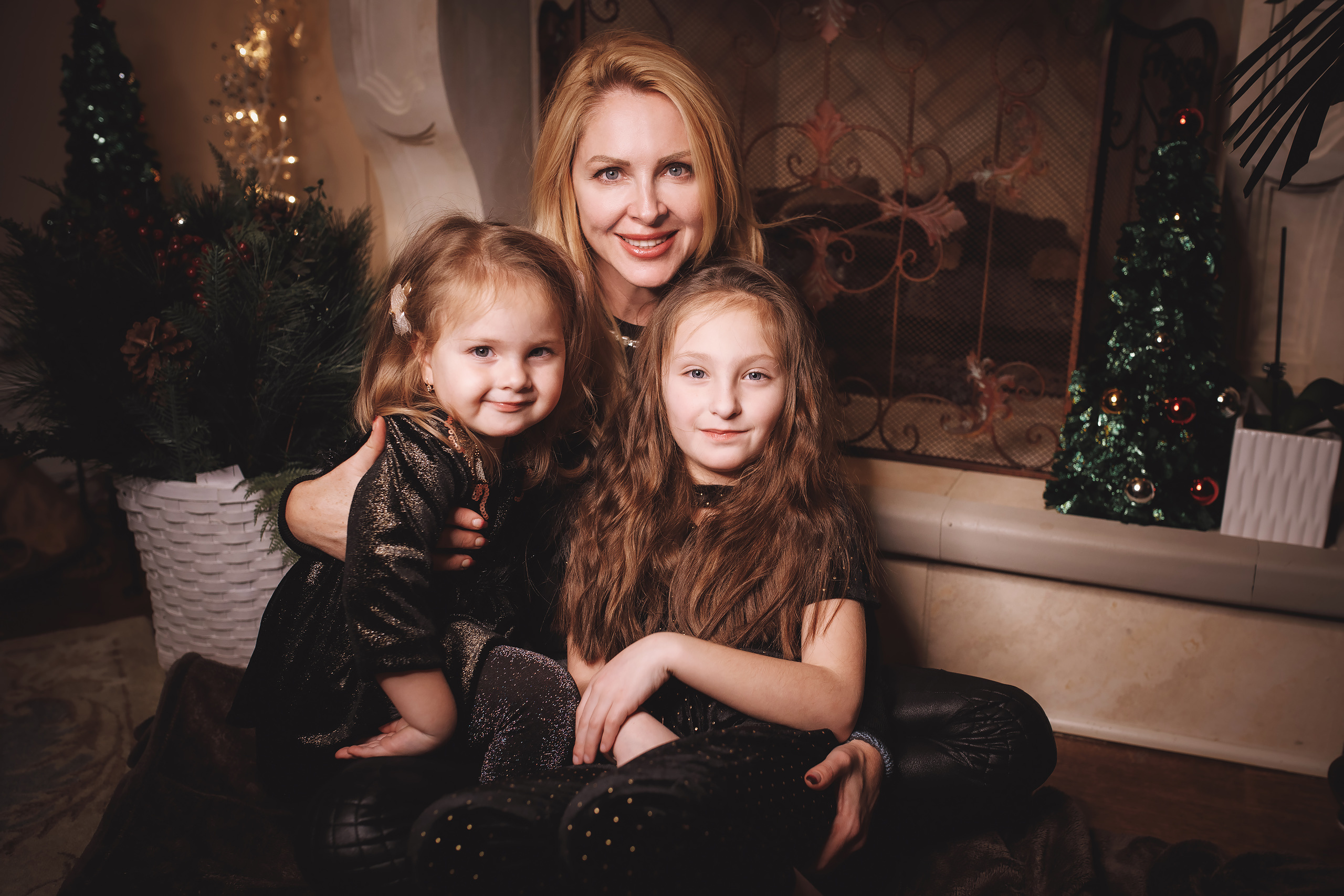 12.05.2019 Christmas Family Photoshoot. Wedding family event photographer in Chicago Nick Yushevich