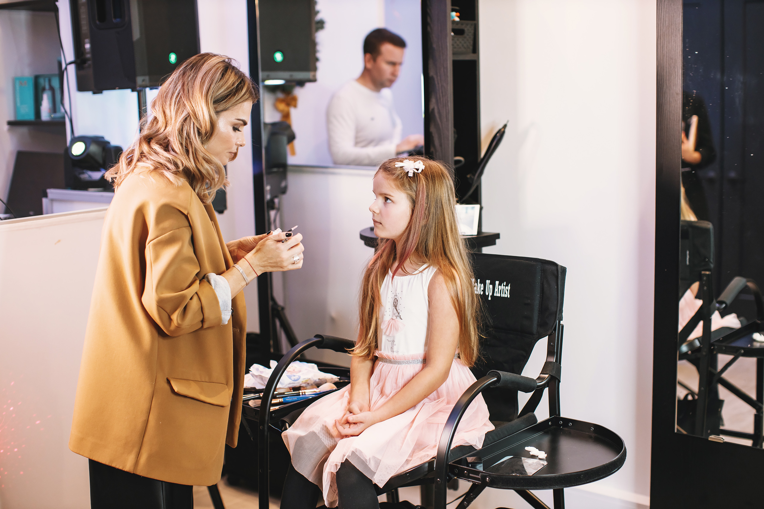 O&B style. Wedding family event photographer in Chicago Nick Yushevich