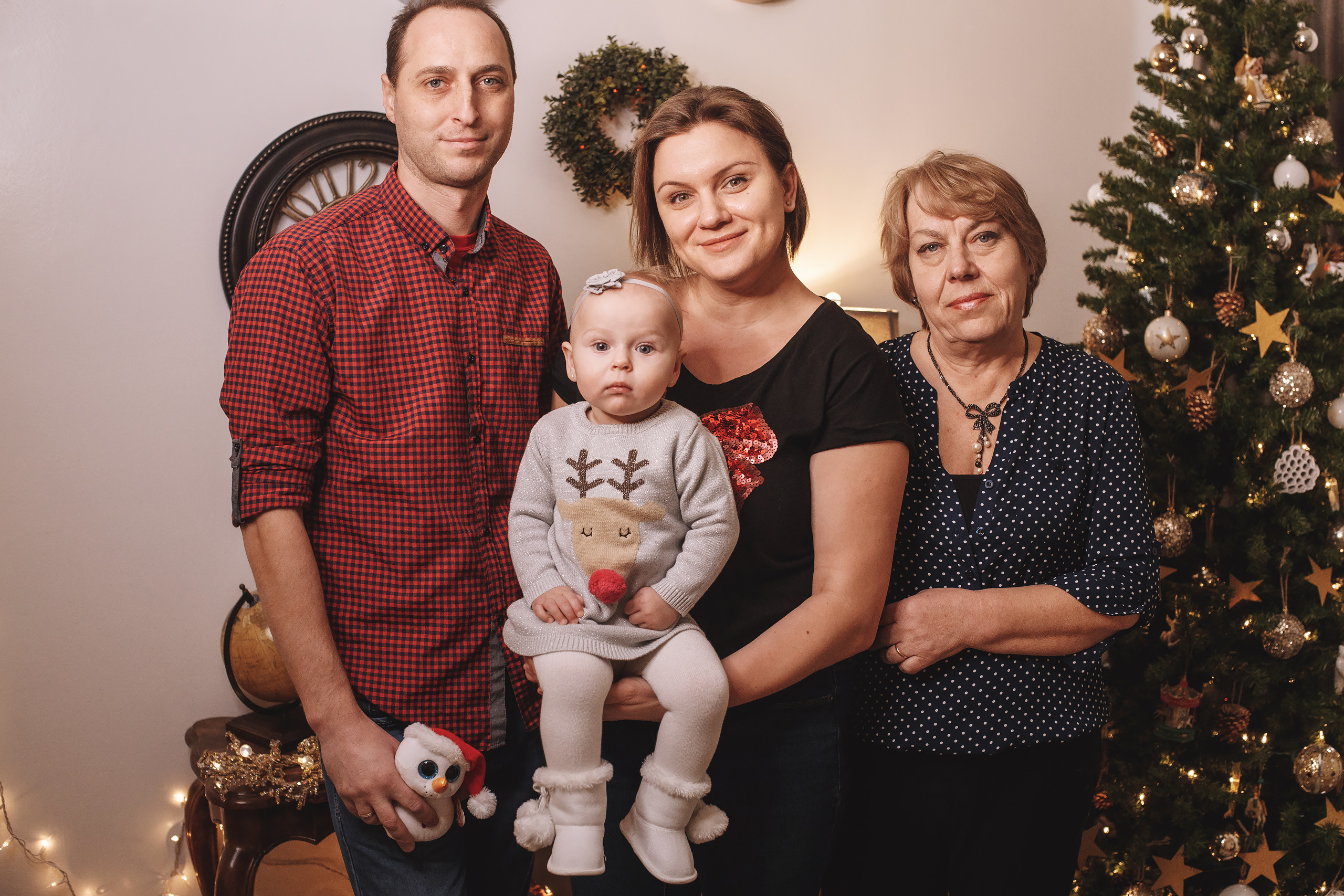 12.14.2019 Christmas Family Photoshoot 20. Wedding family event photographer in Chicago Nick Yushevich