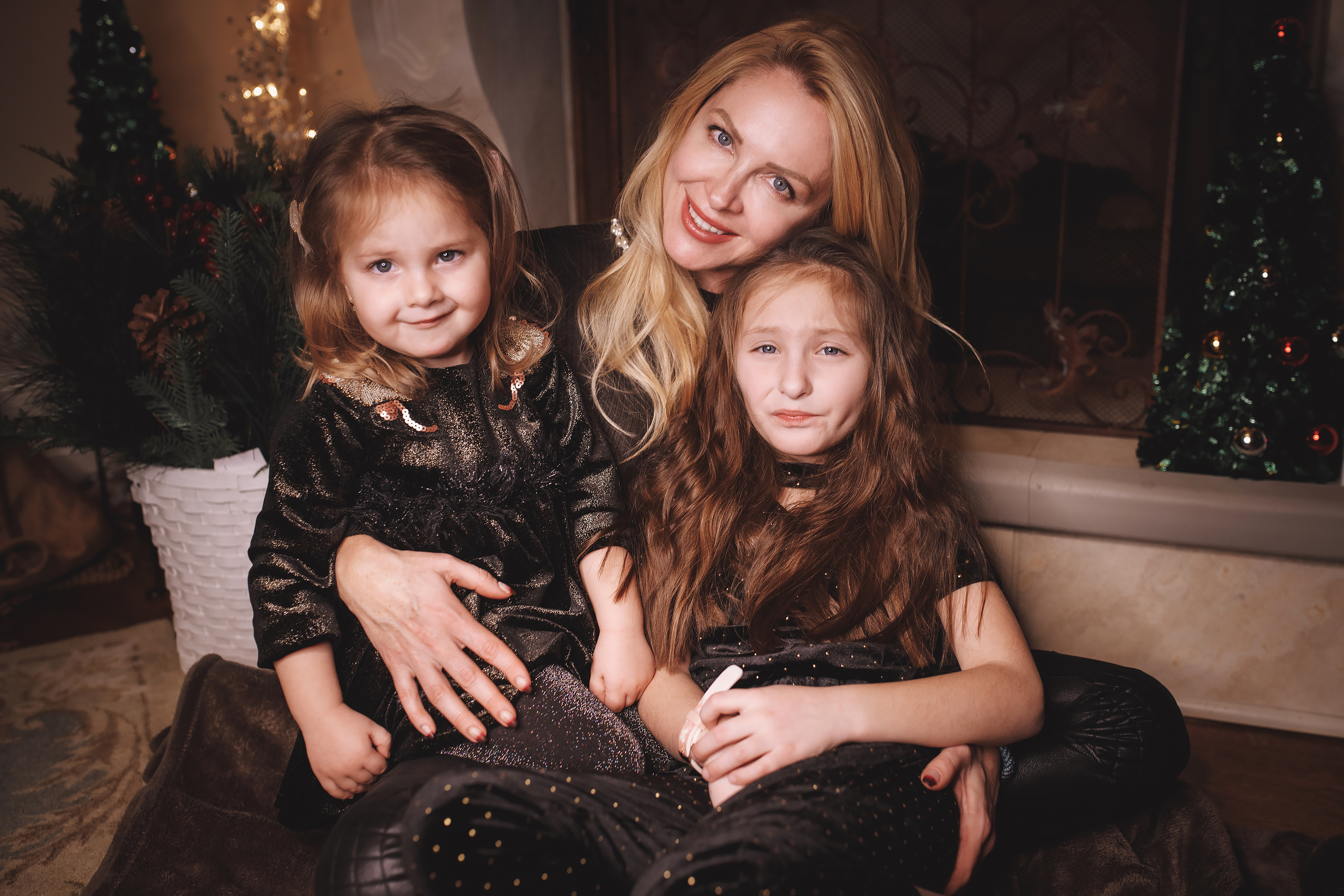 12.05.2019 Christmas Family Photoshoot. Wedding family event photographer in Chicago Nick Yushevich