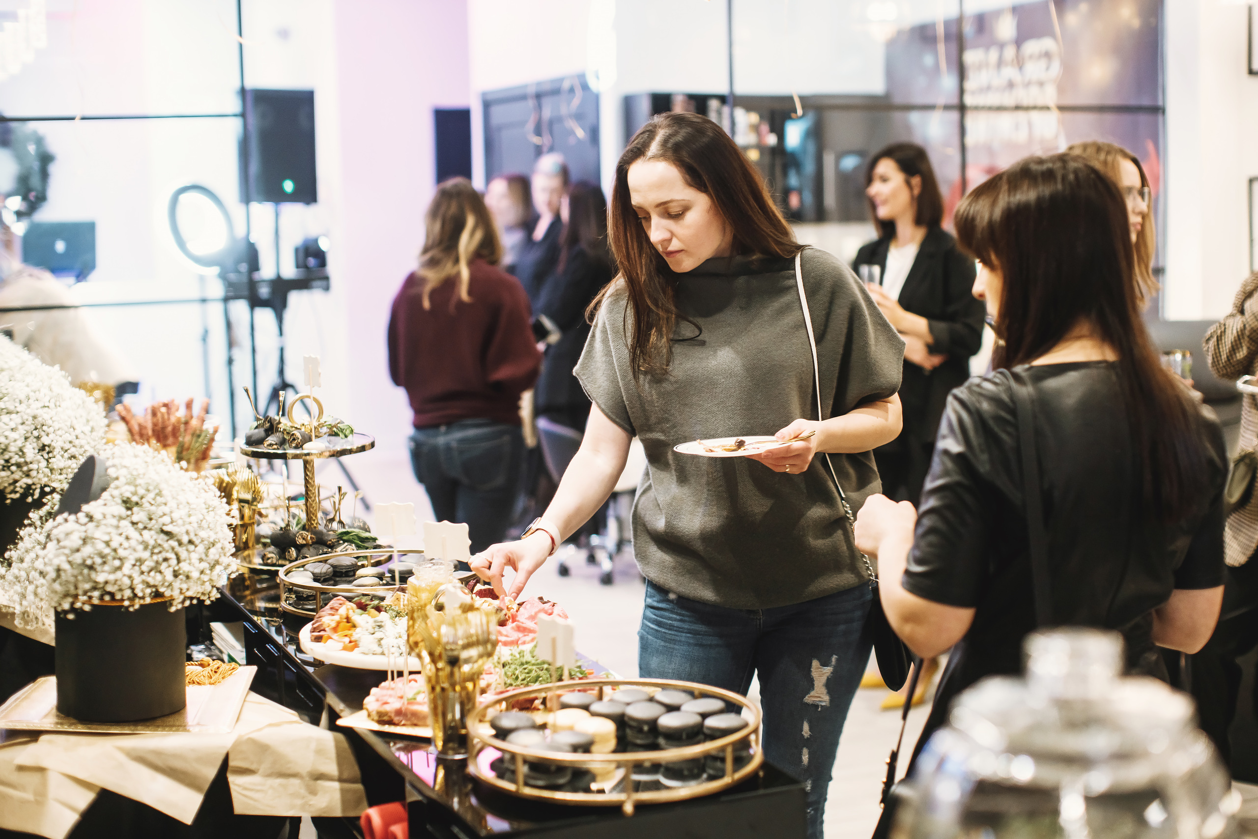 O&B style. Wedding family event photographer in Chicago Nick Yushevich