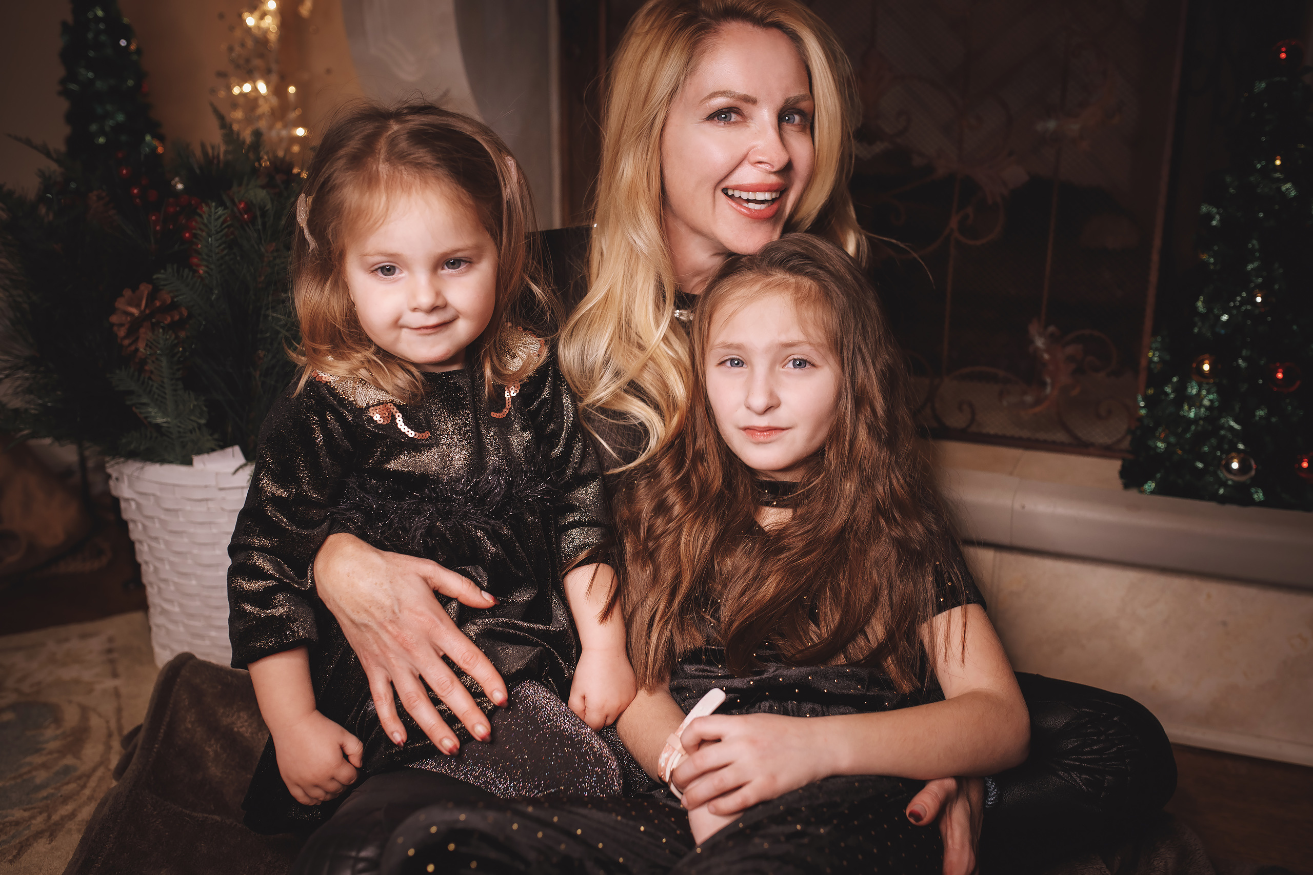 12.05.2019 Christmas Family Photoshoot. Wedding family event photographer in Chicago Nick Yushevich