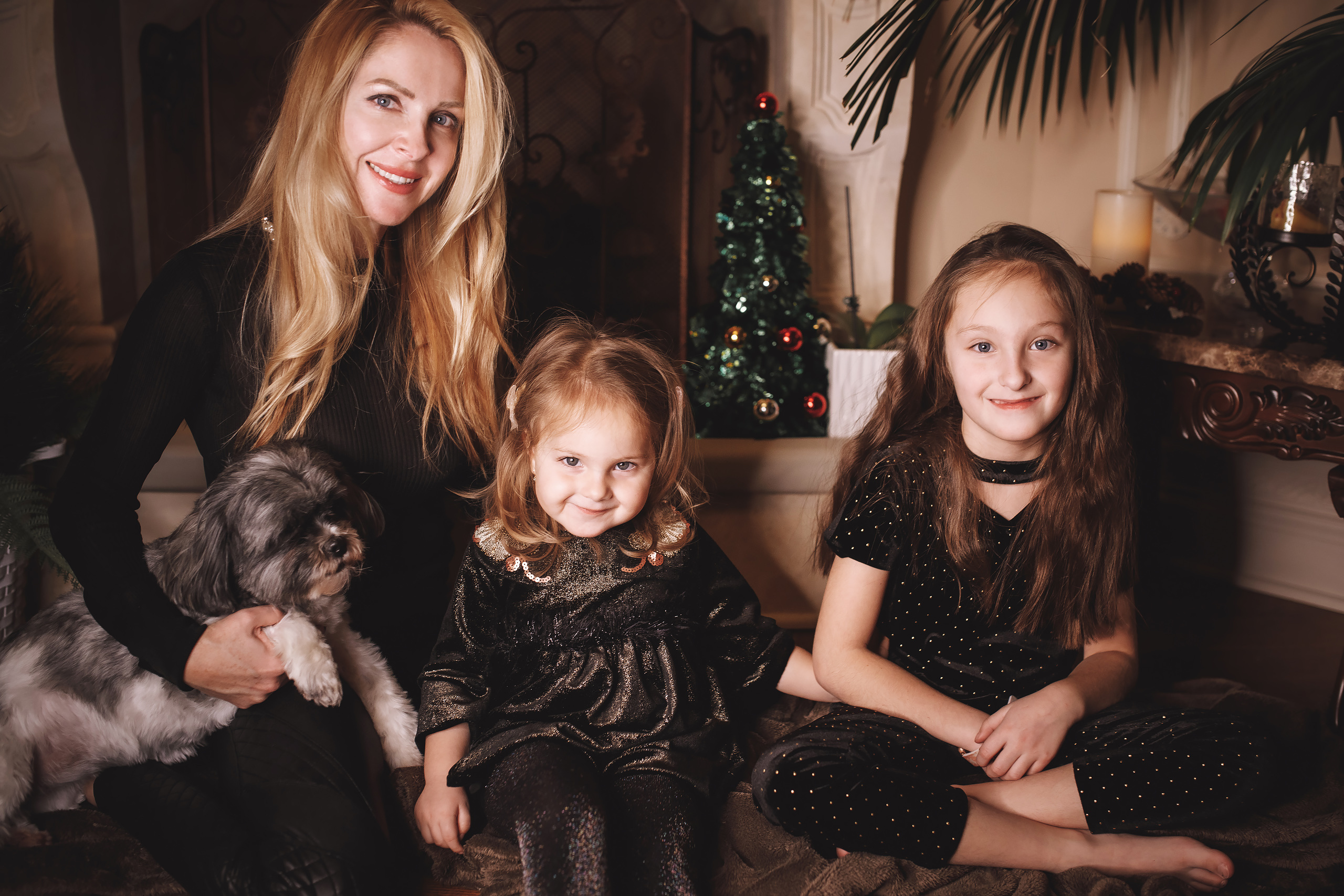 12.05.2019 Christmas Family Photoshoot. Wedding family event photographer in Chicago Nick Yushevich