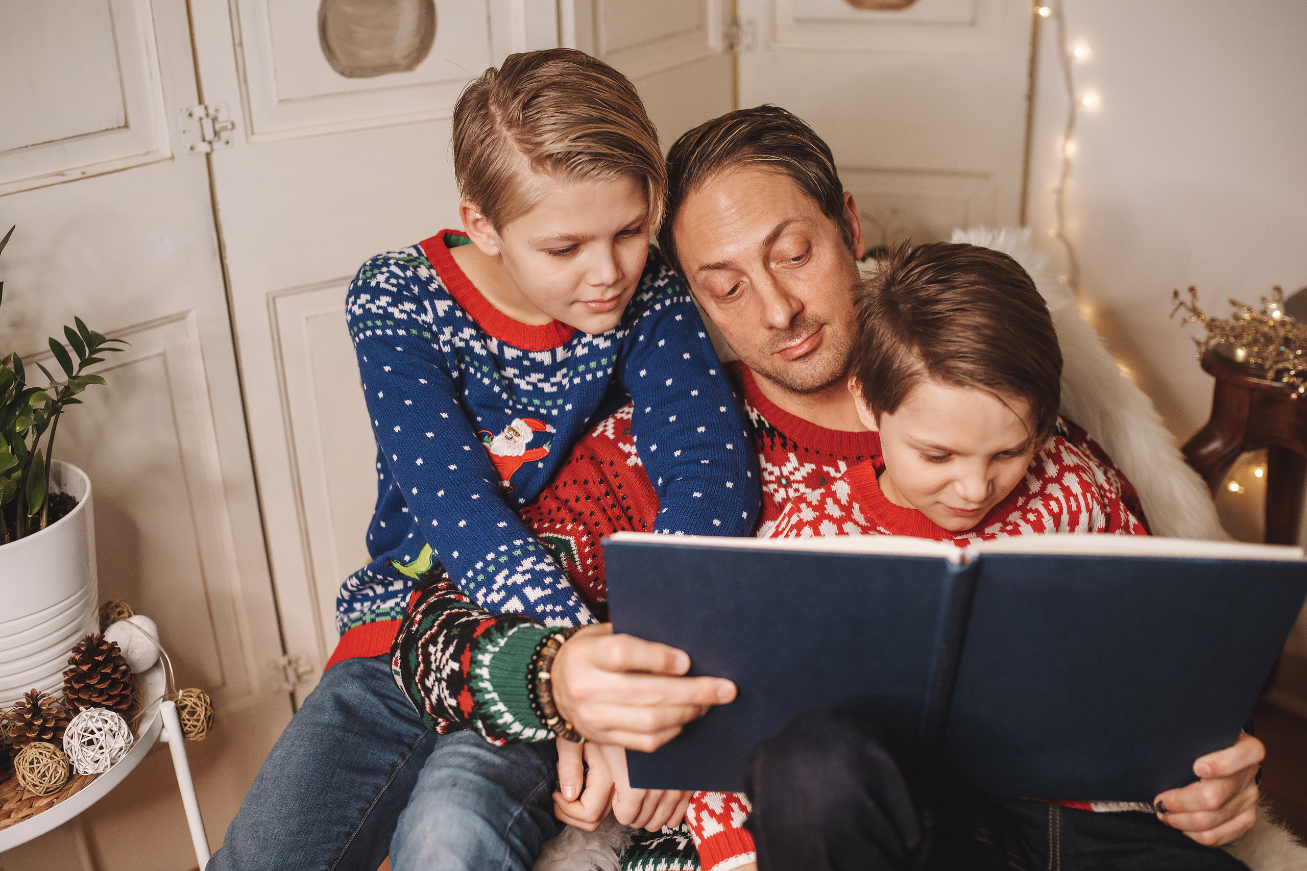 12.07.2019 Christmas Family Photoshoot 14. Wedding family event photographer in Chicago Nick Yushevich