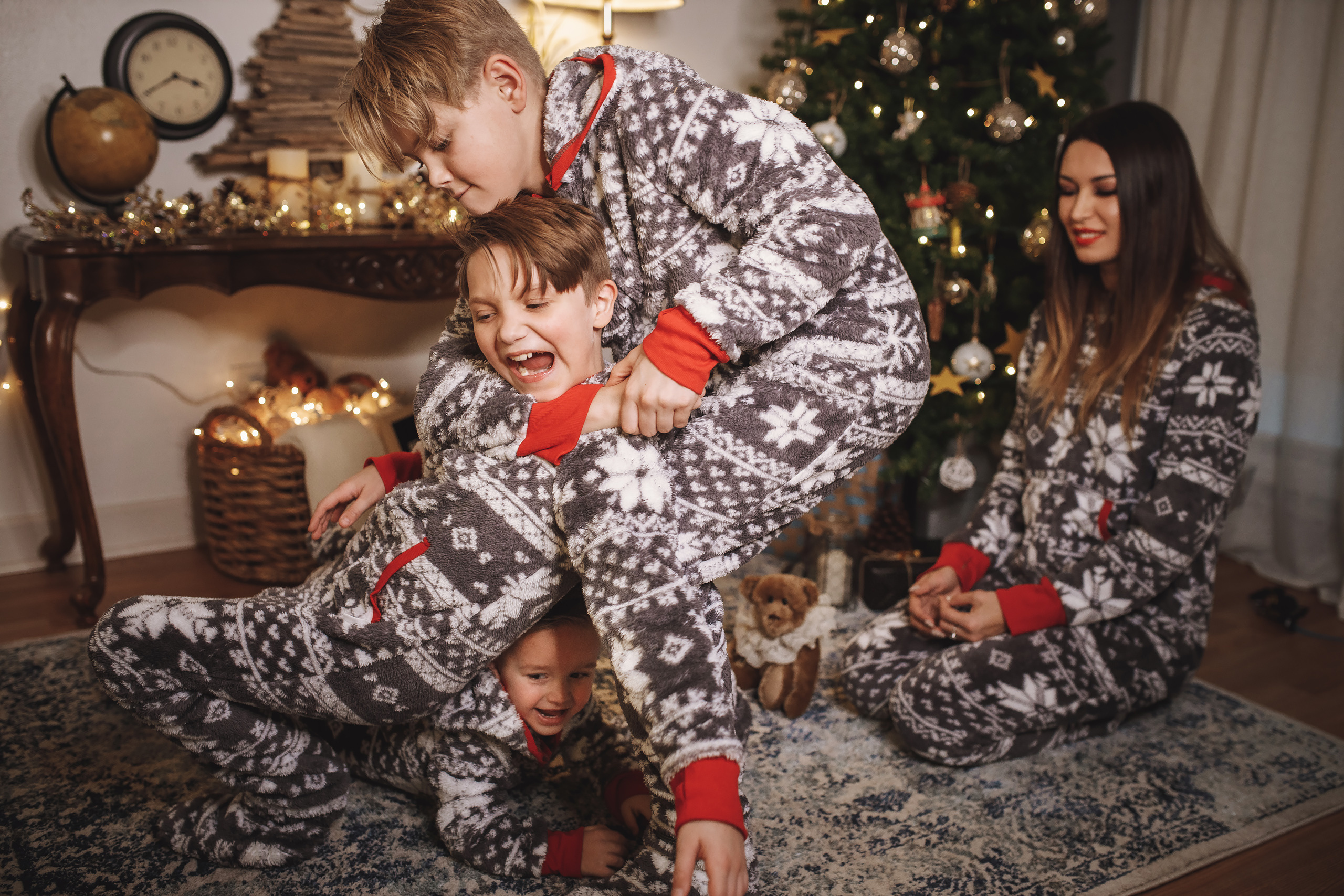 12.07.2019 Christmas Family Photoshoot 14. Wedding family event photographer in Chicago Nick Yushevich