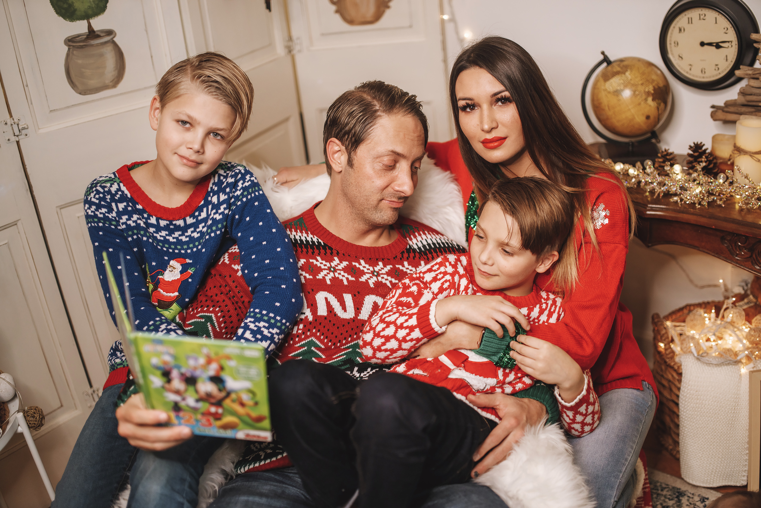 12.07.2019 Christmas Family Photoshoot 14. Wedding family event photographer in Chicago Nick Yushevich