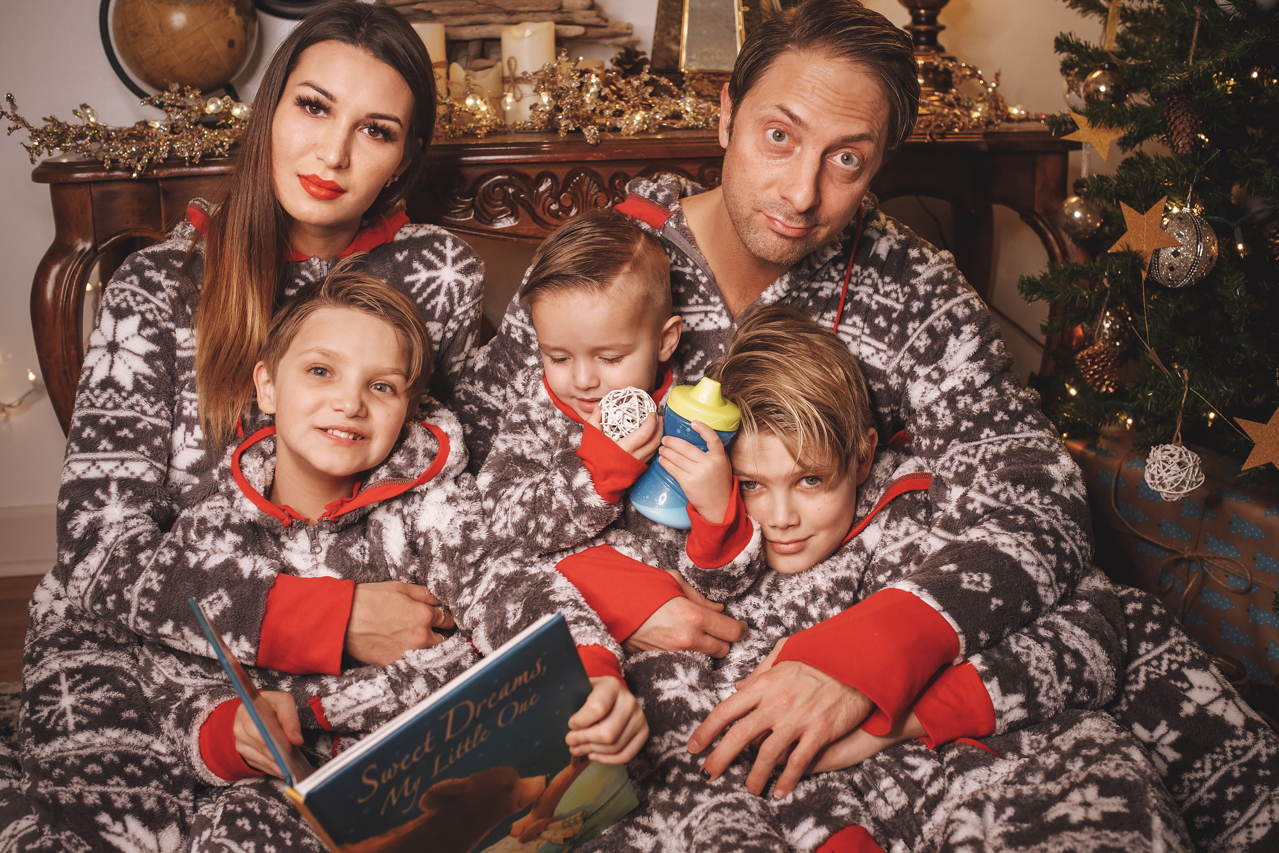 12.07.2019 Christmas Family Photoshoot 14. Wedding family event photographer in Chicago Nick Yushevich