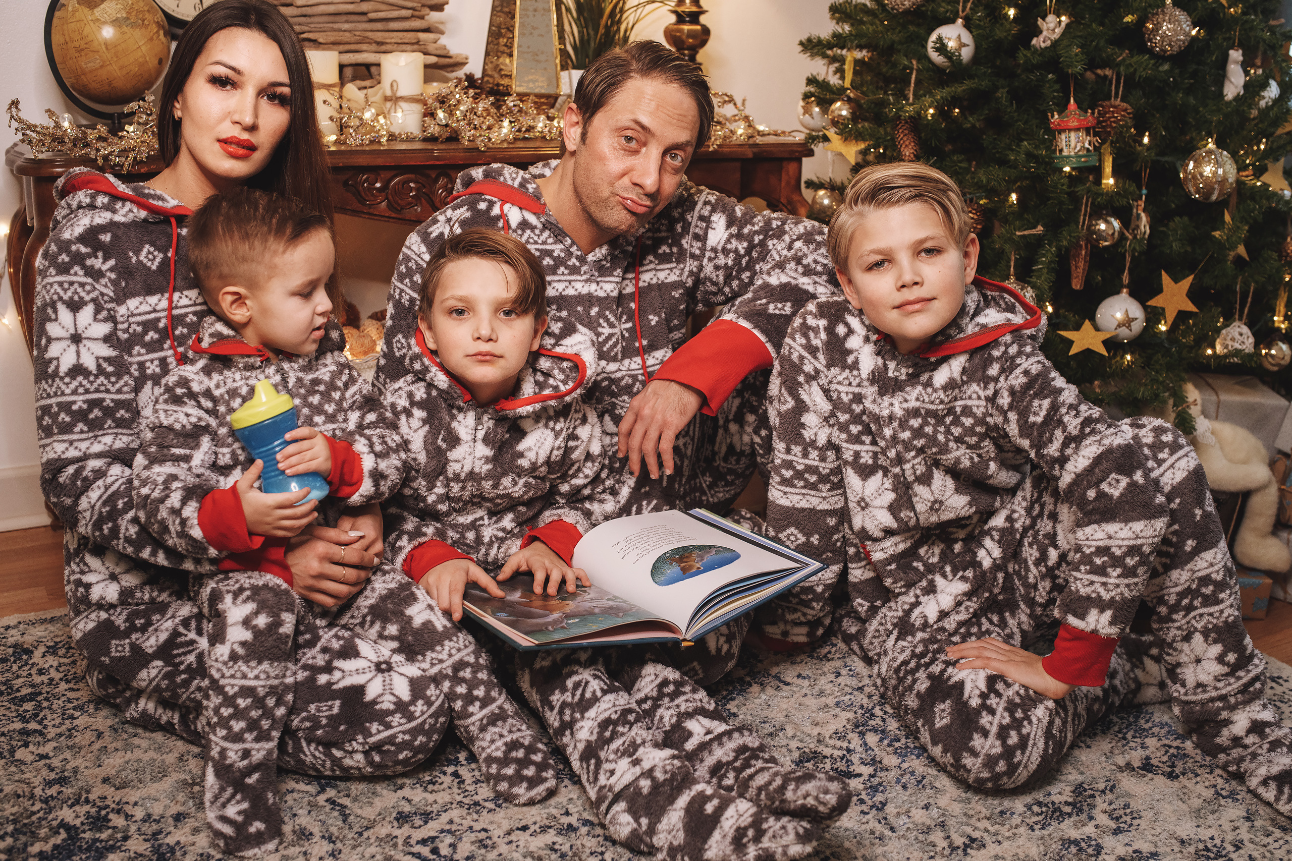 12.07.2019 Christmas Family Photoshoot 14. Wedding family event photographer in Chicago Nick Yushevich