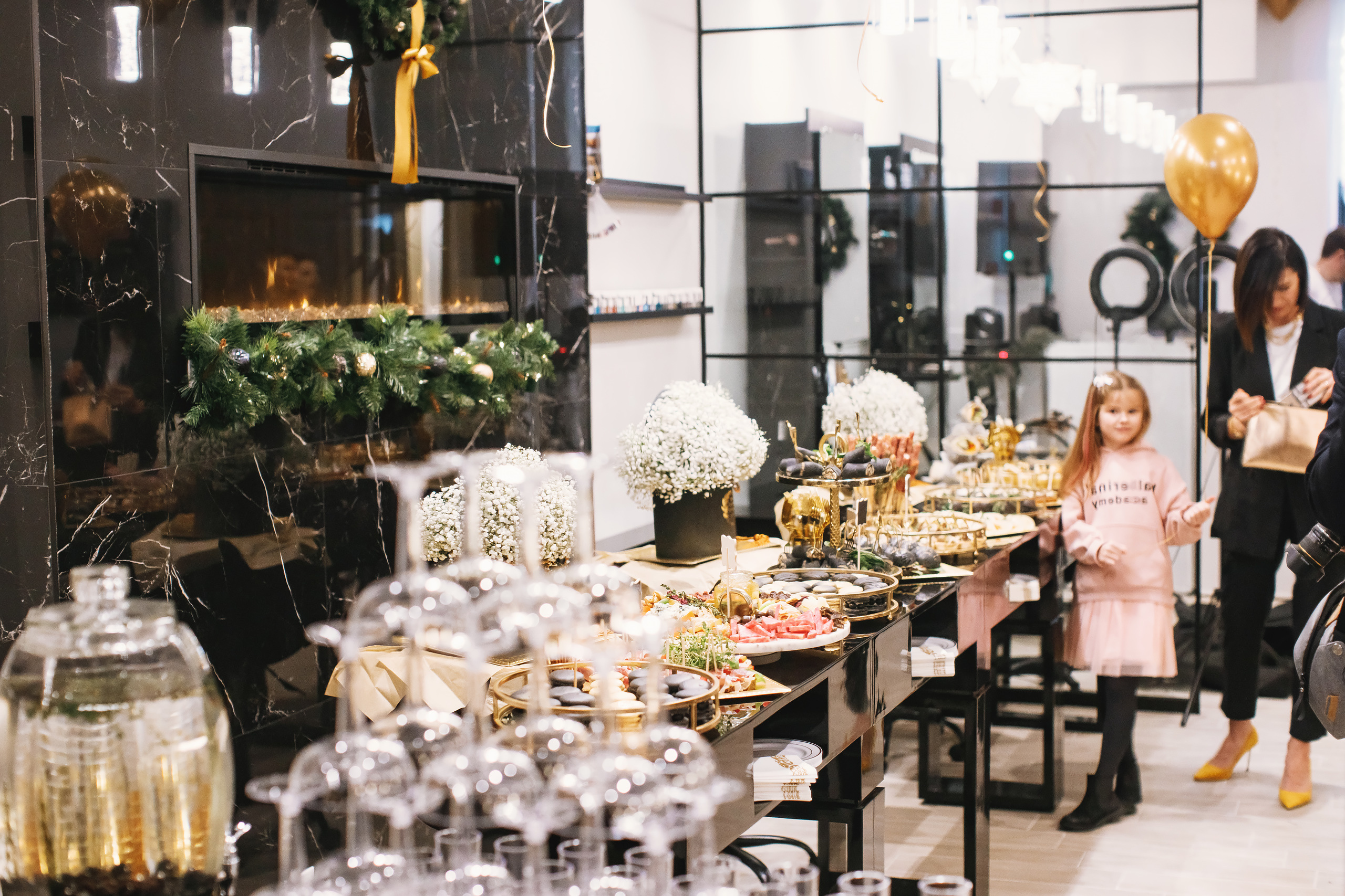 O&B style. Wedding family event photographer in Chicago Nick Yushevich