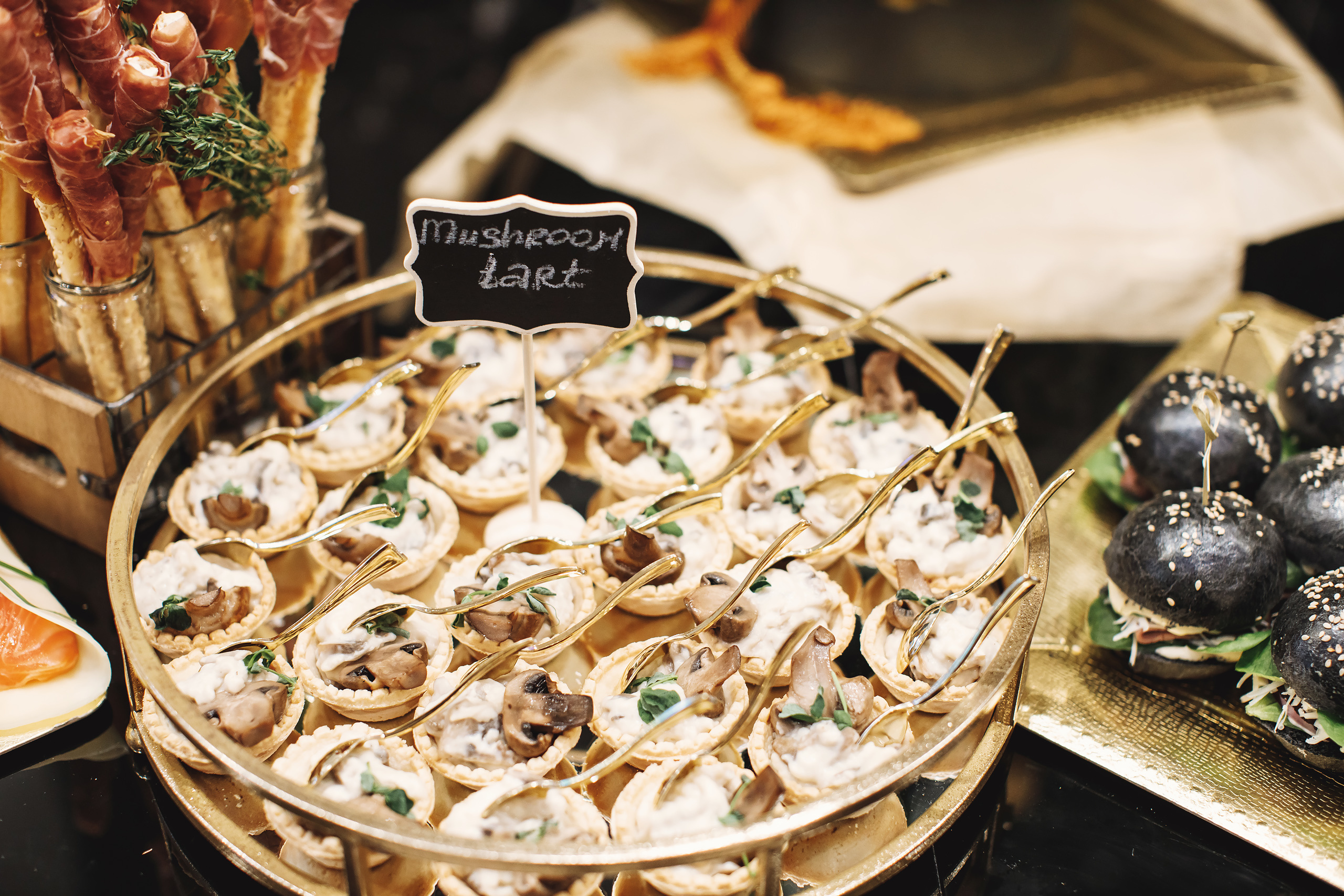 O&B style. Wedding family event photographer in Chicago Nick Yushevich