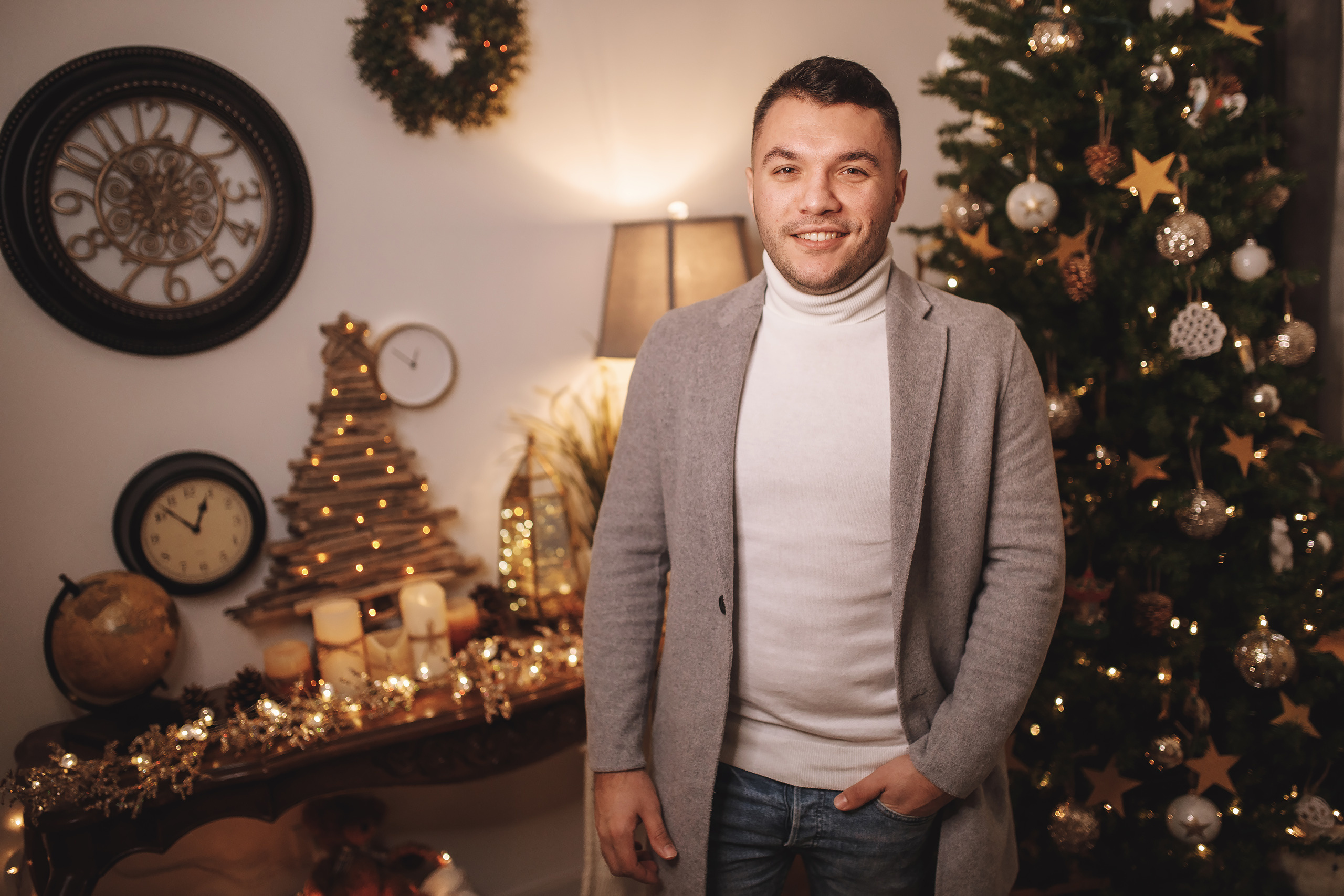 12.14.2019 Christmas Family Photoshoot 19. Wedding family event photographer in Chicago Nick Yushevich