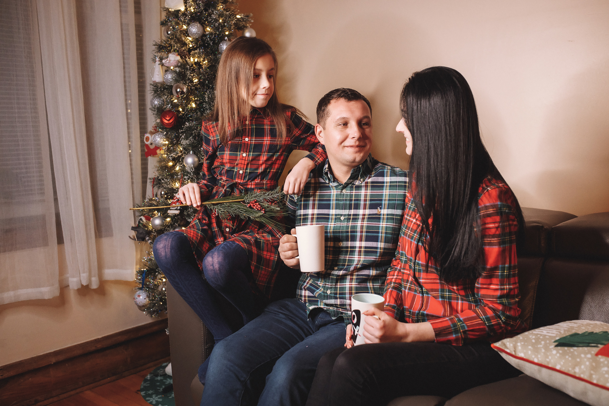 12.15.2019 Christmas Family Photoshoot. Wedding family event photographer in Chicago Nick Yushevich