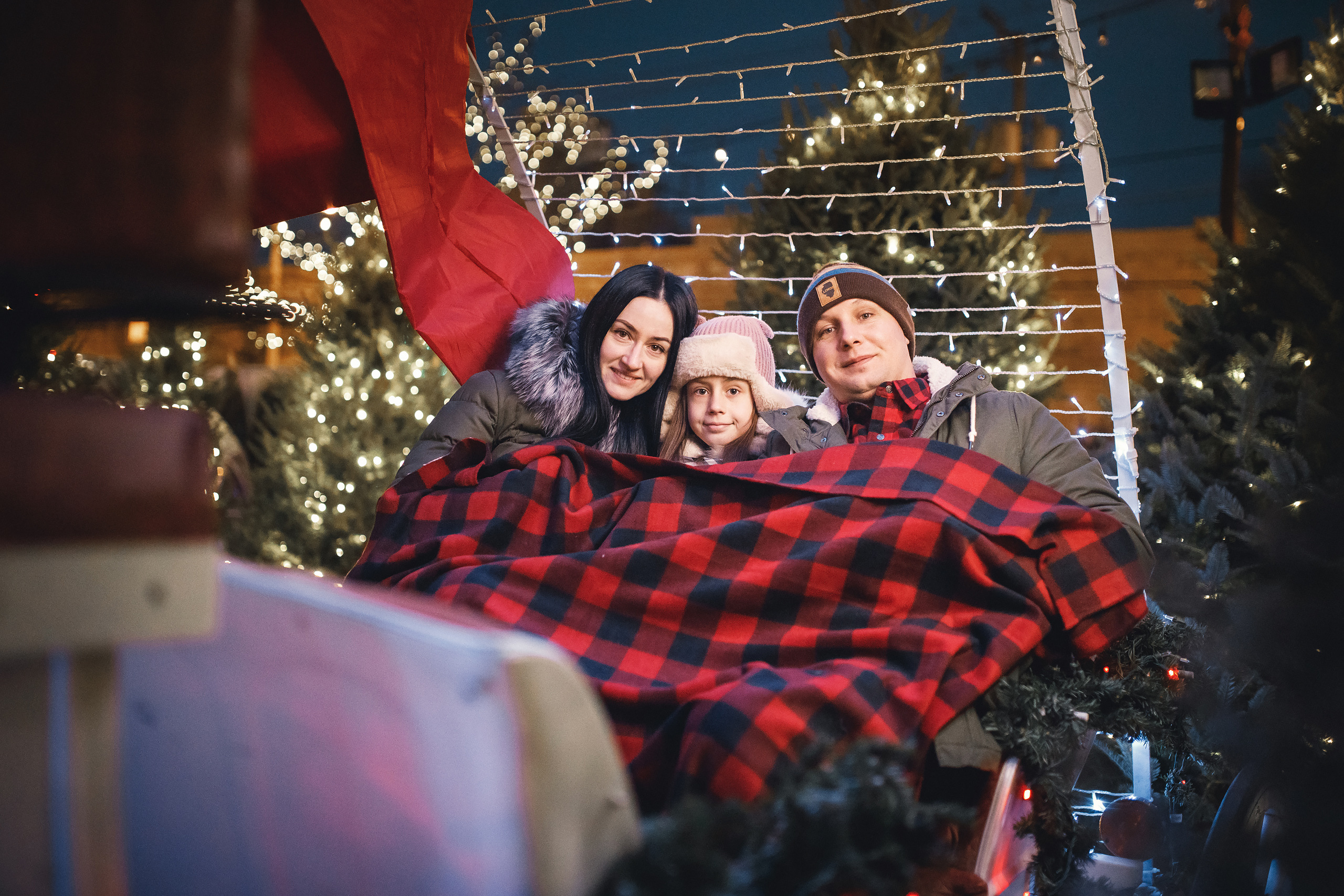 12.15.2019 Christmas Family Photoshoot. Wedding family event photographer in Chicago Nick Yushevich