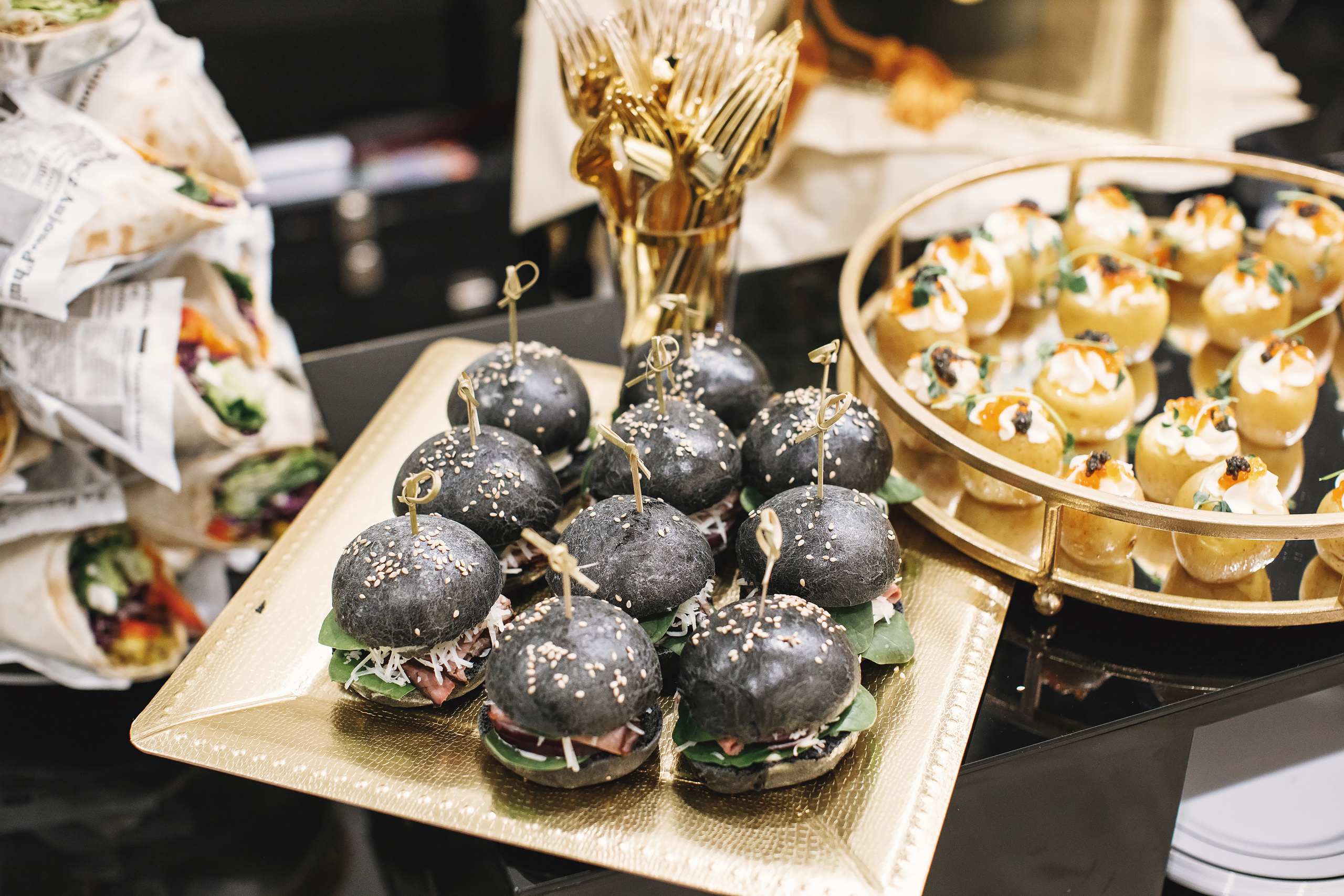 O&B style. Wedding family event photographer in Chicago Nick Yushevich