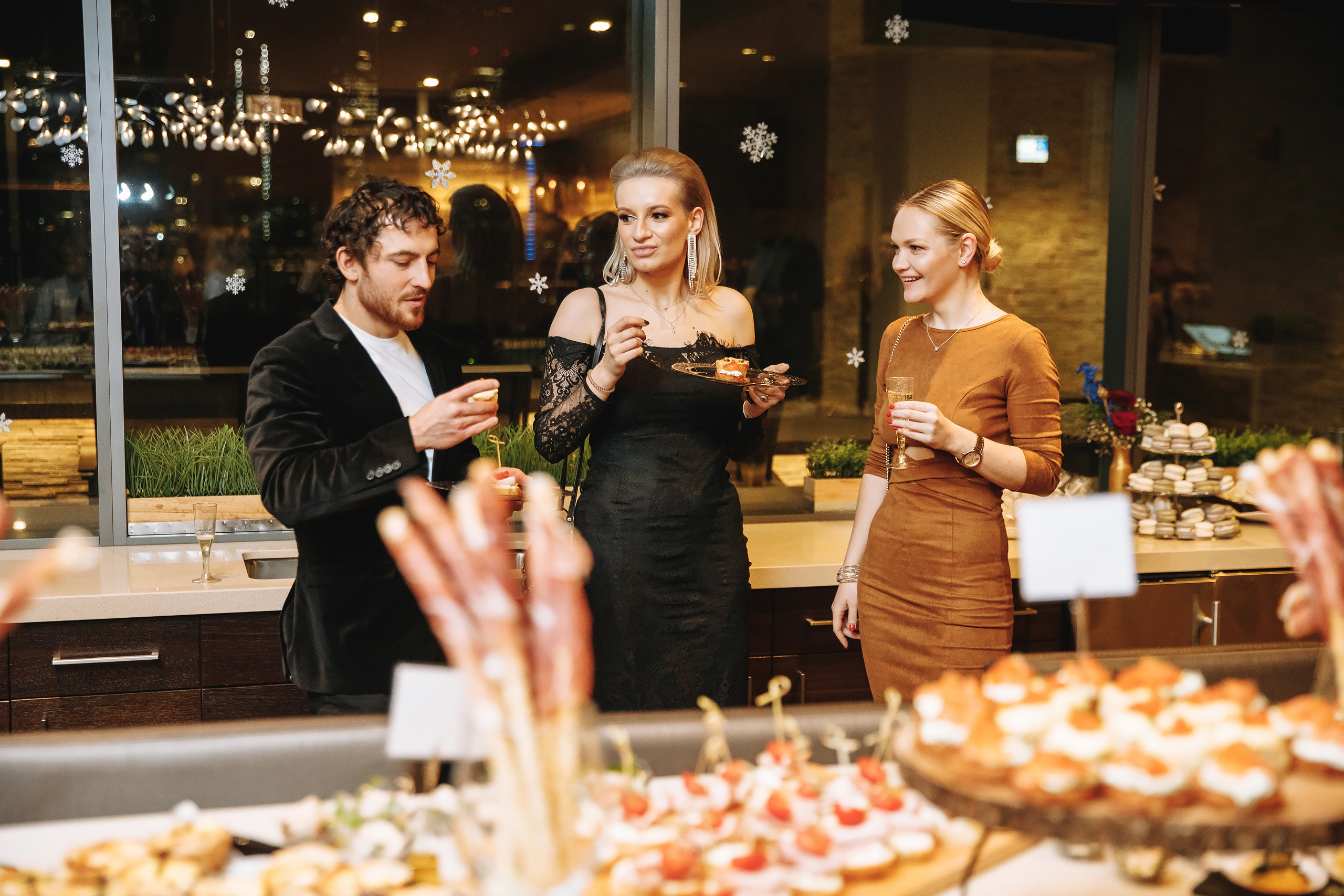 Deymar Insurance Agency. Wedding family event photographer in Chicago Nick Yushevich