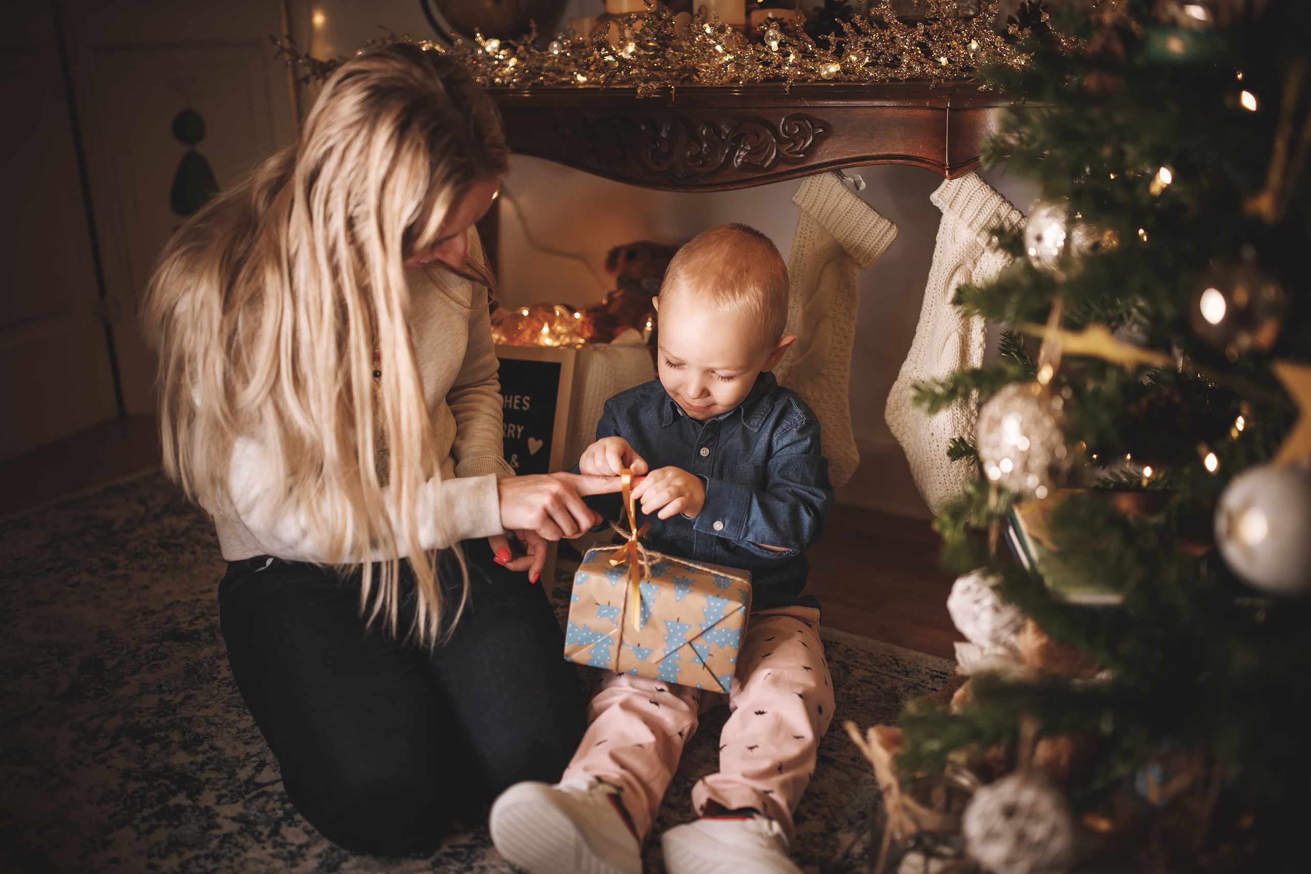 12.14.2019 Christmas Family Photoshoot 22. Wedding family event photographer in Chicago Nick Yushevich