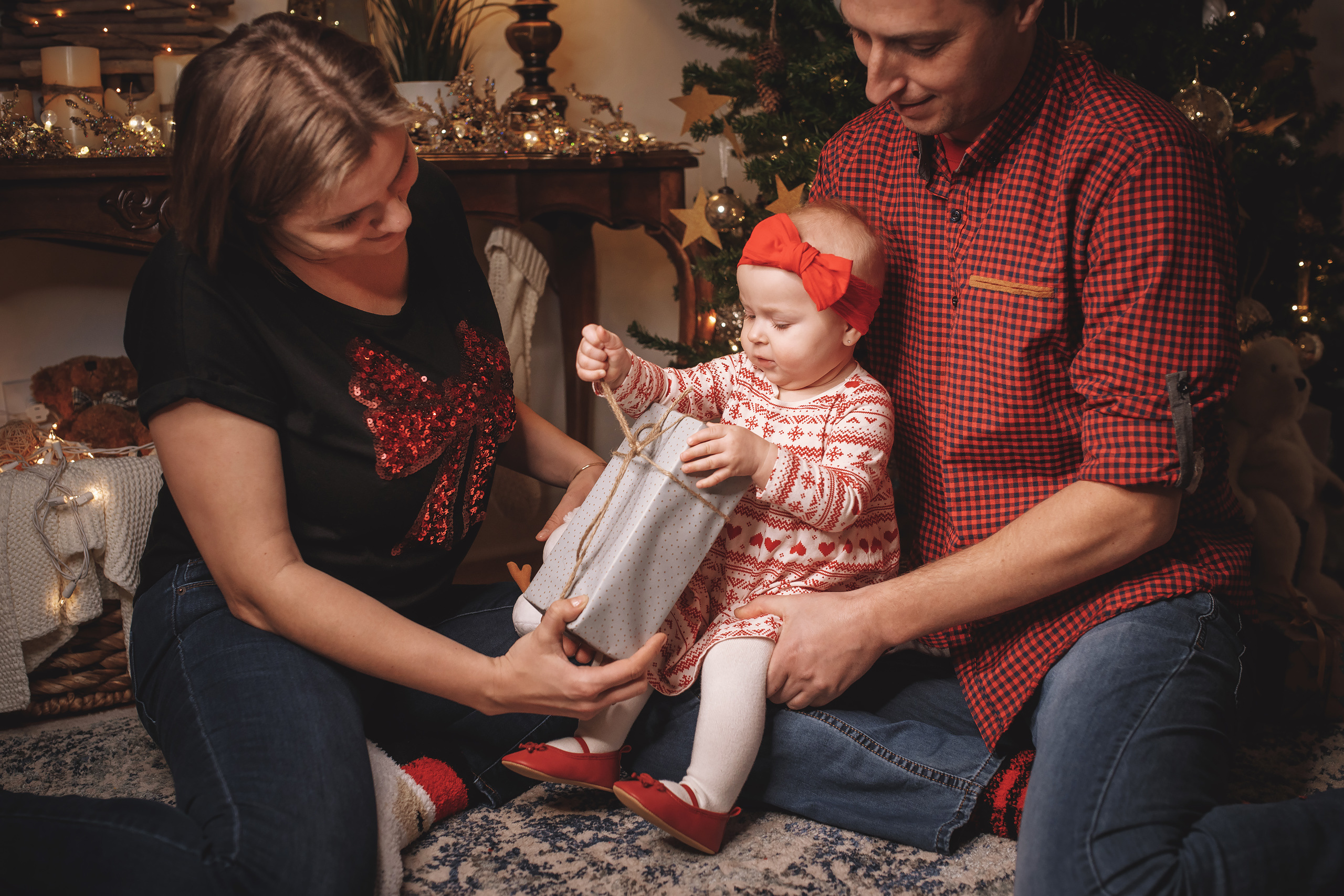 12.14.2019 Christmas Family Photoshoot 20. Wedding family event photographer in Chicago Nick Yushevich