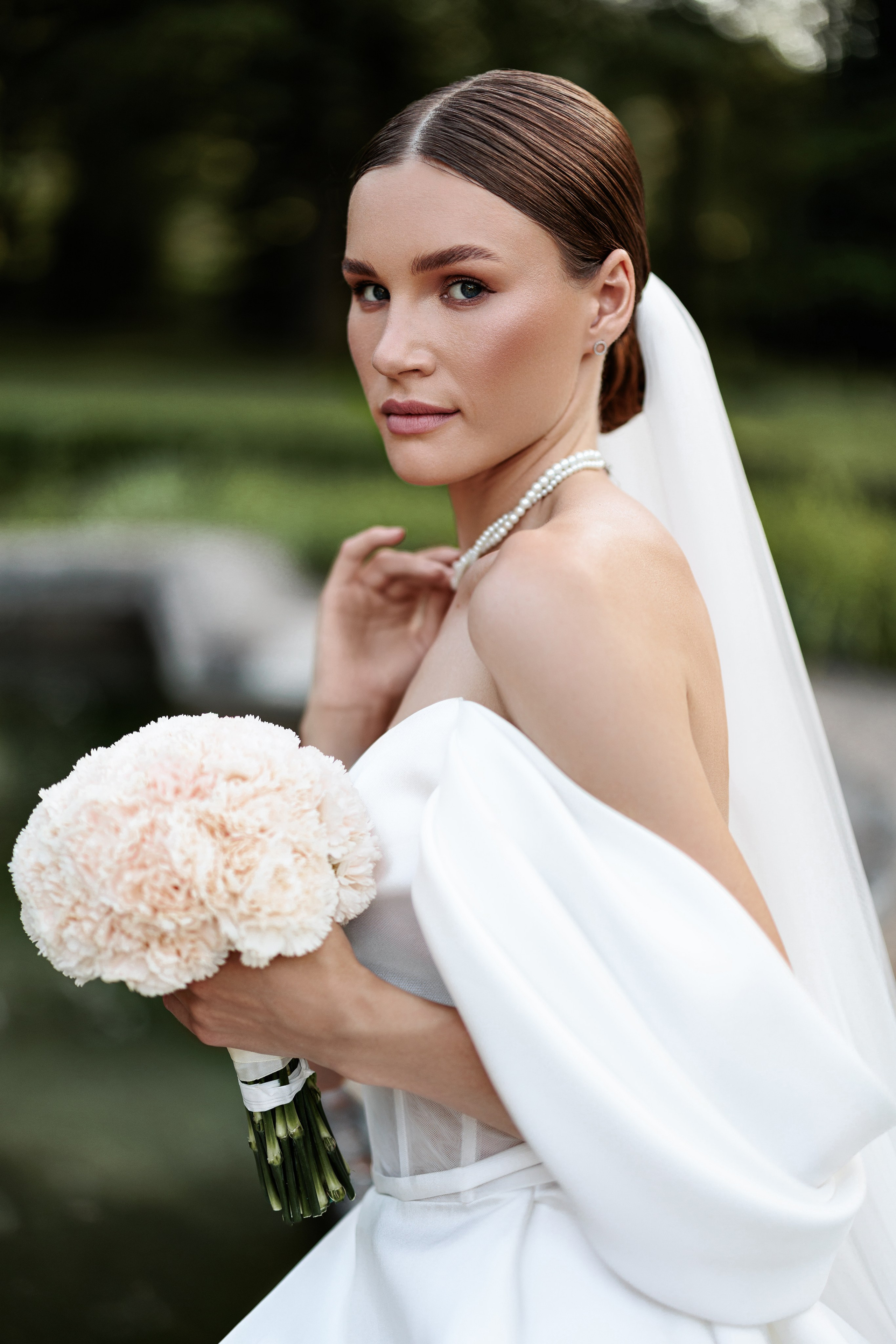 Family Wedding Pregnancy Retoucher Olha Kompaniiets. Professional high end photo retoucher Olha Kompaniiets