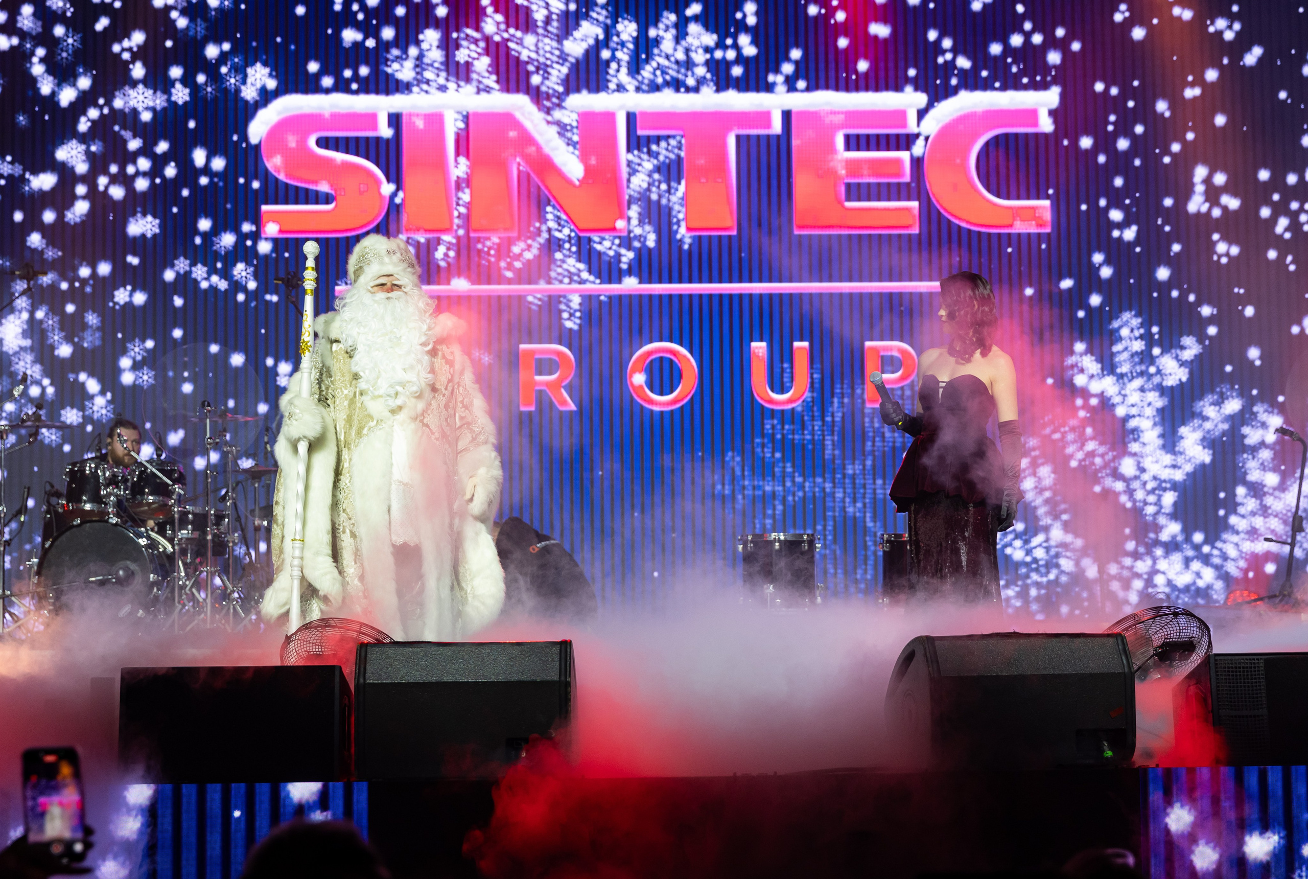 Новогодний корпоратив SINTEC Group. Ведущая Москва Лена Чайка