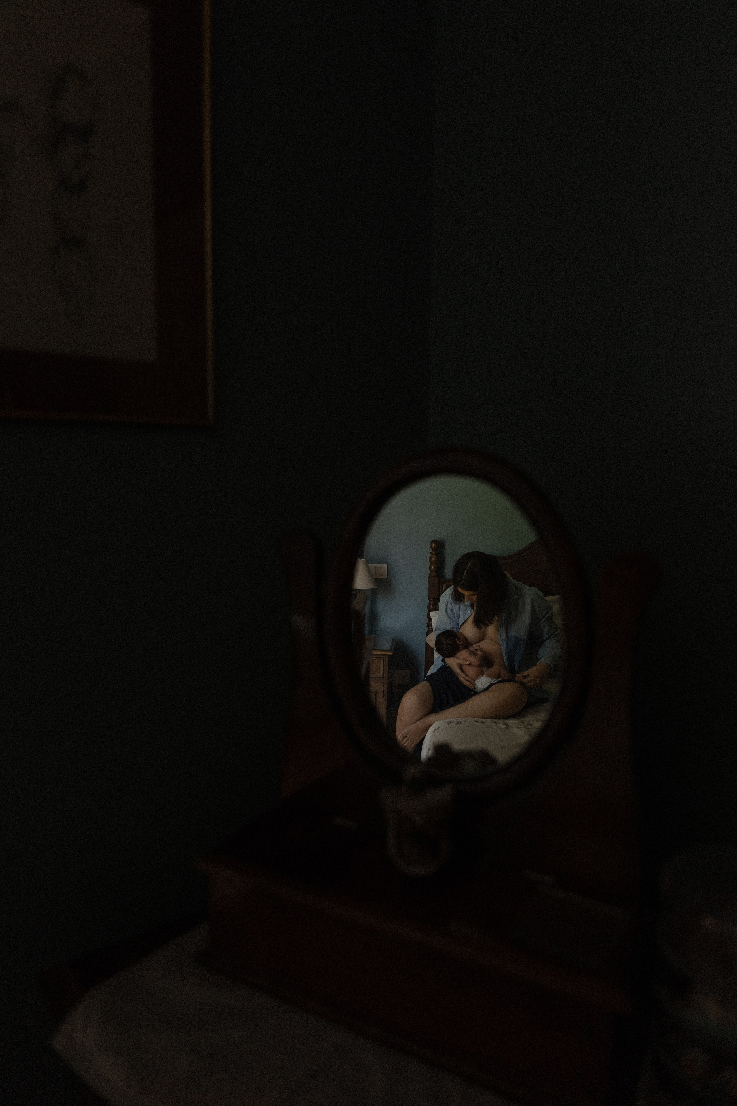 Sesión en casa con recién nacido y mamá — Dulzura y momentos reales. Photographer in Santiago, Chile Anna Almazova