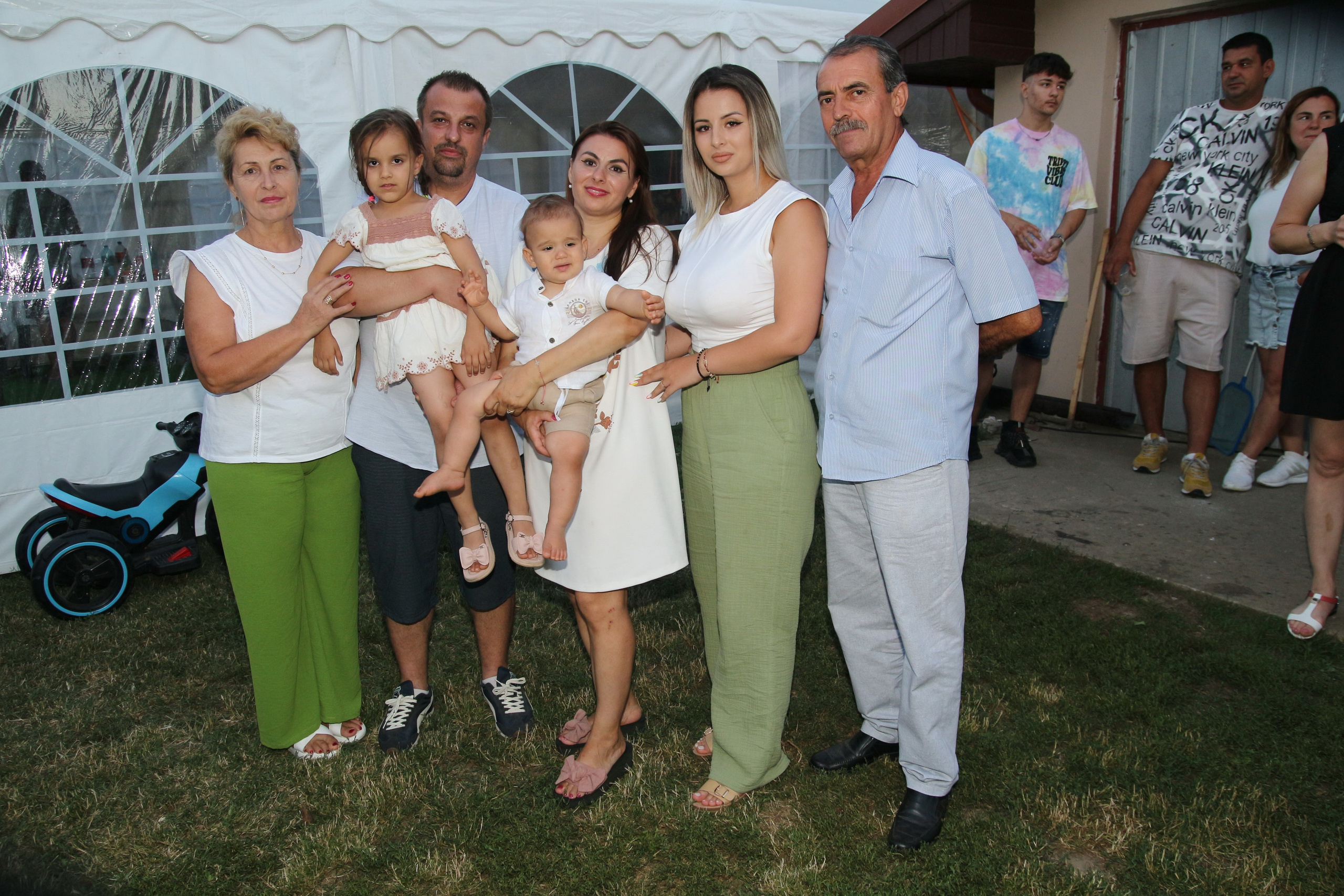 BYZO MEDIA. PETRU BYZO - family and children photographer in ROMANIA