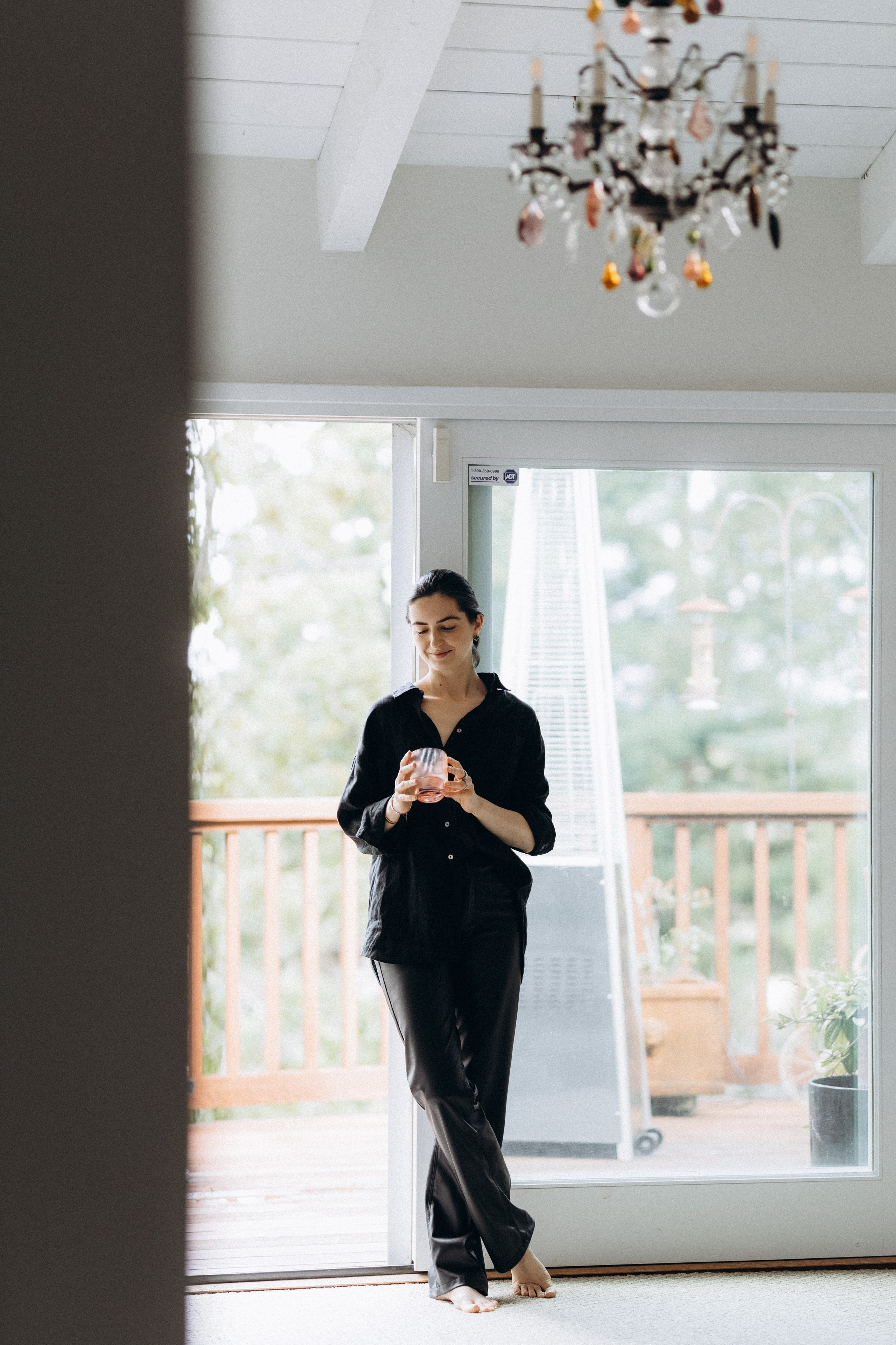 Your minimalistic home portrait may look like. Maternity, newborn photographer in the Bay Area|Iryna Rakivnenko