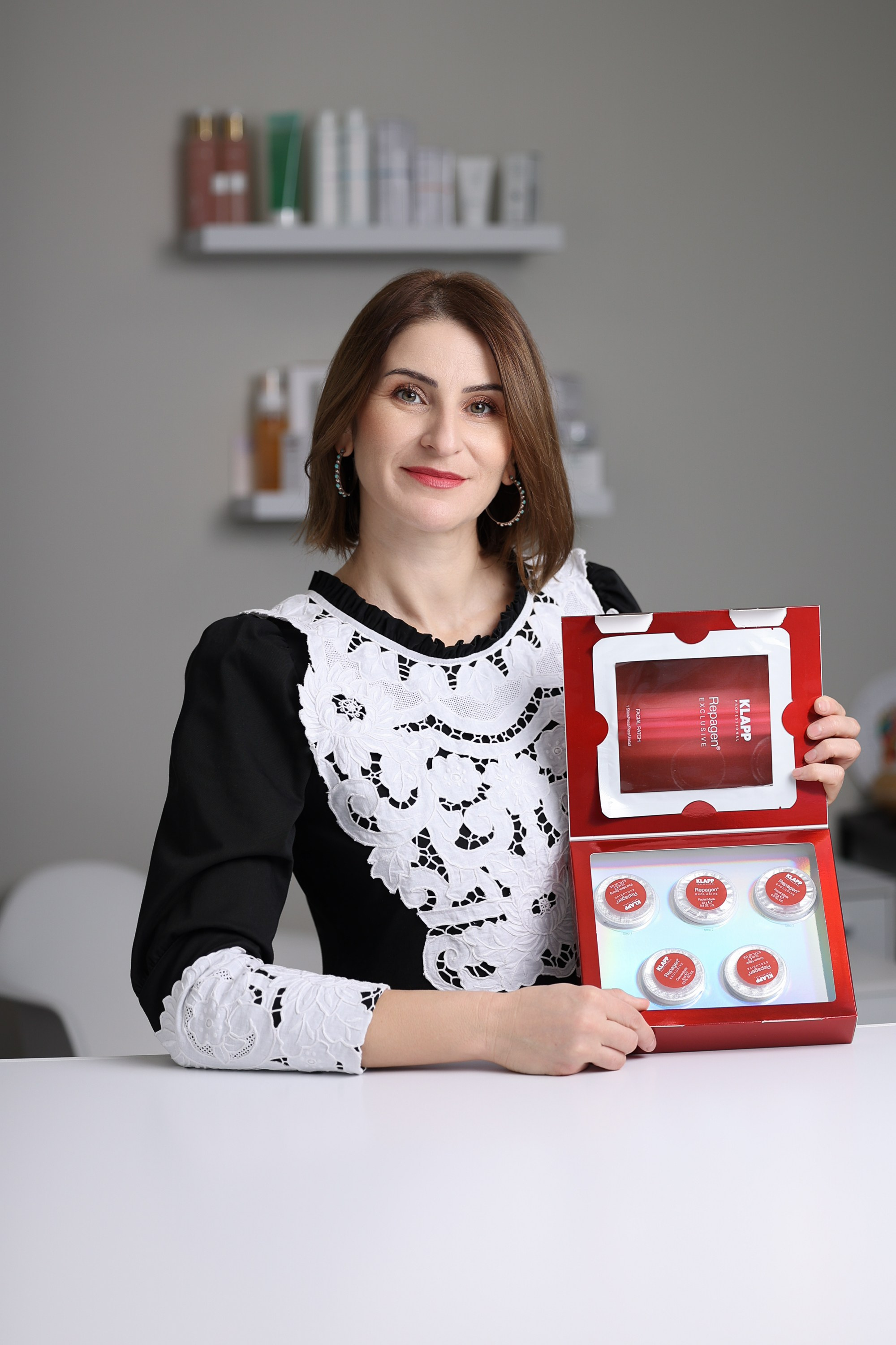 Violeta Sili, Esthéticienne/Beautician