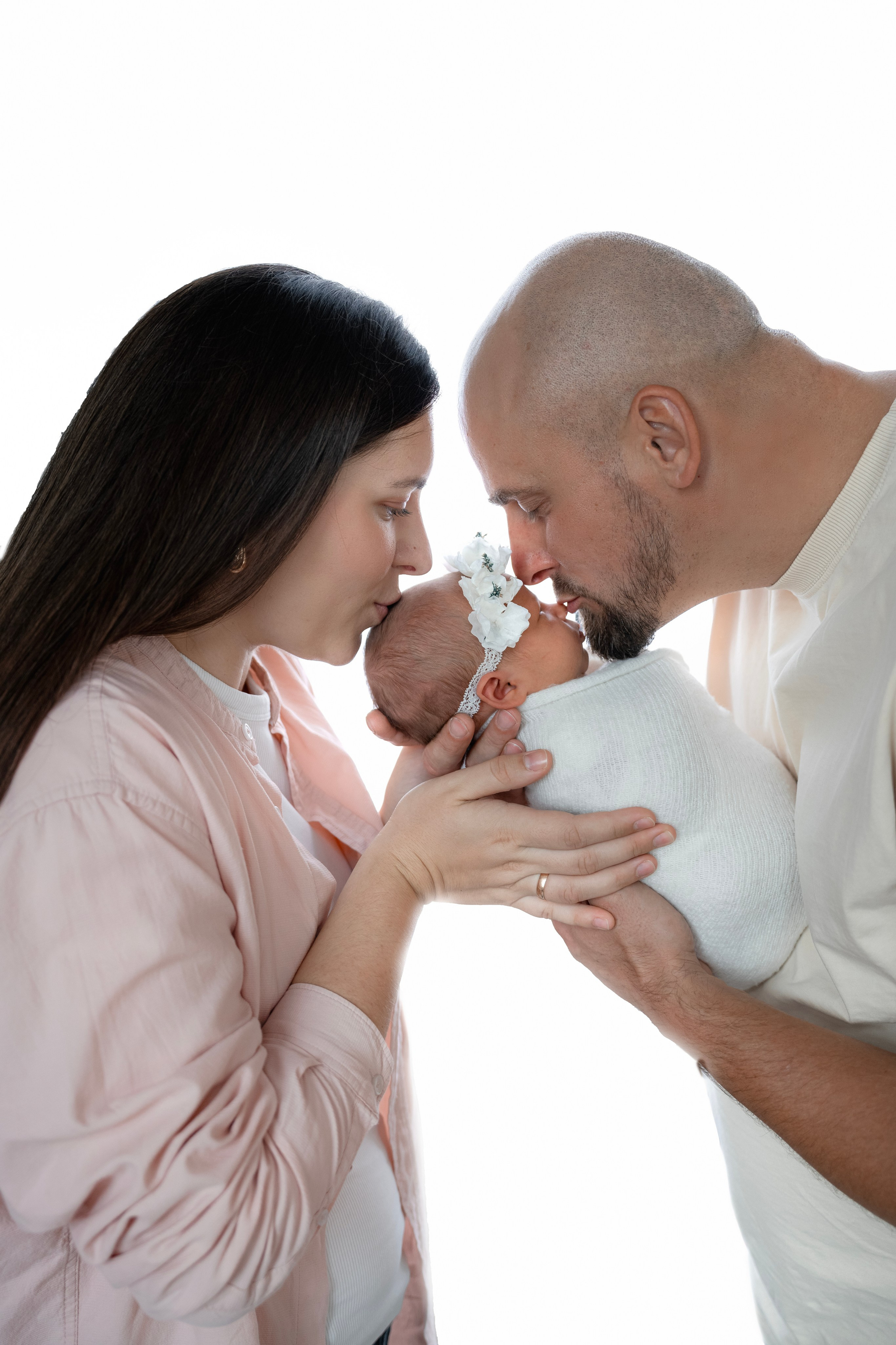 Profesionali šeimos fotografija studijoje Vilniuje ar Lentvaryje
