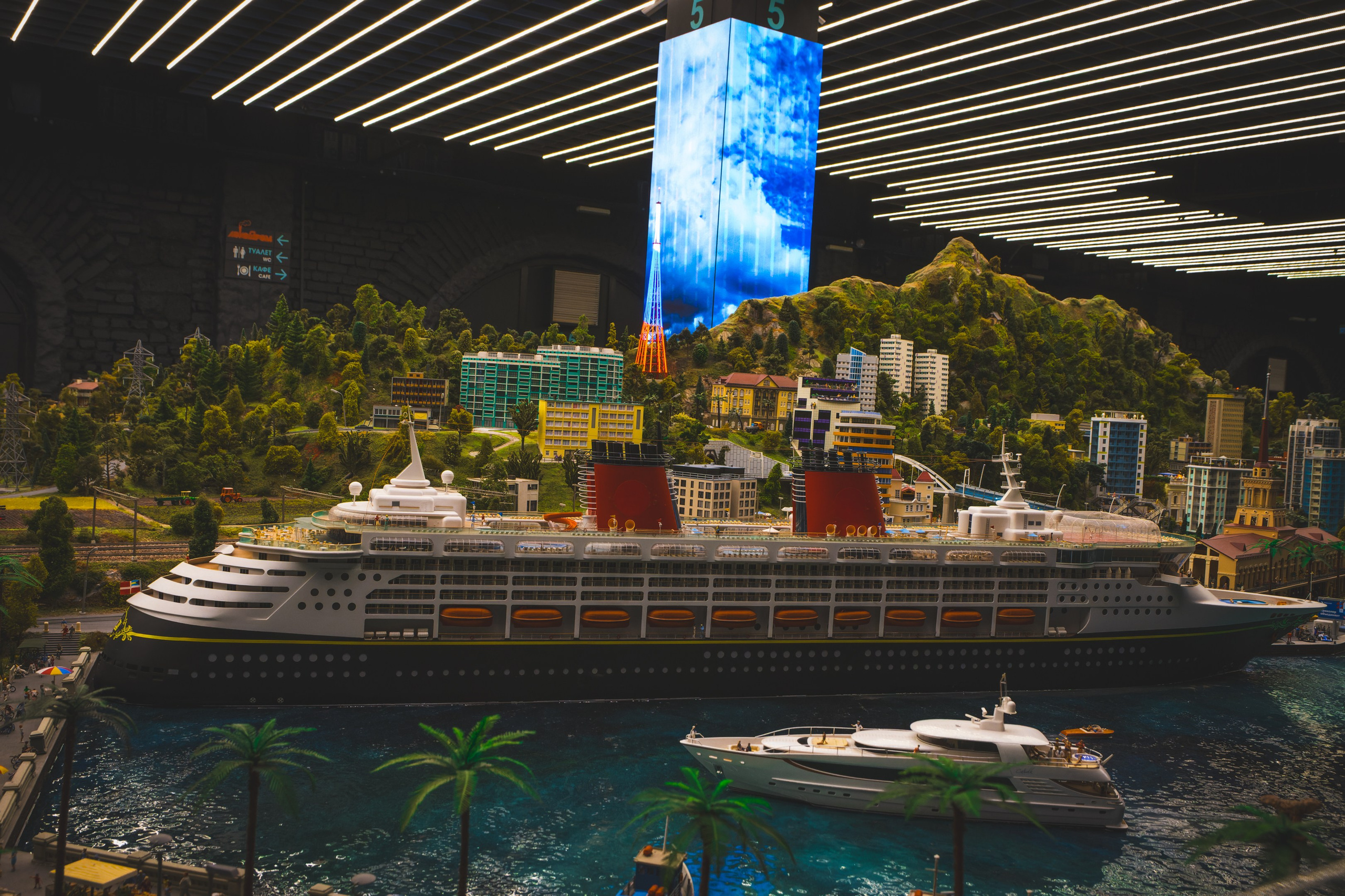 Puhkus Peterburis (Ermitaaž, Shadow muuseum, Grand Maket Venemaa, ArtMuza). Nebula 25 — Fotod teie hingele