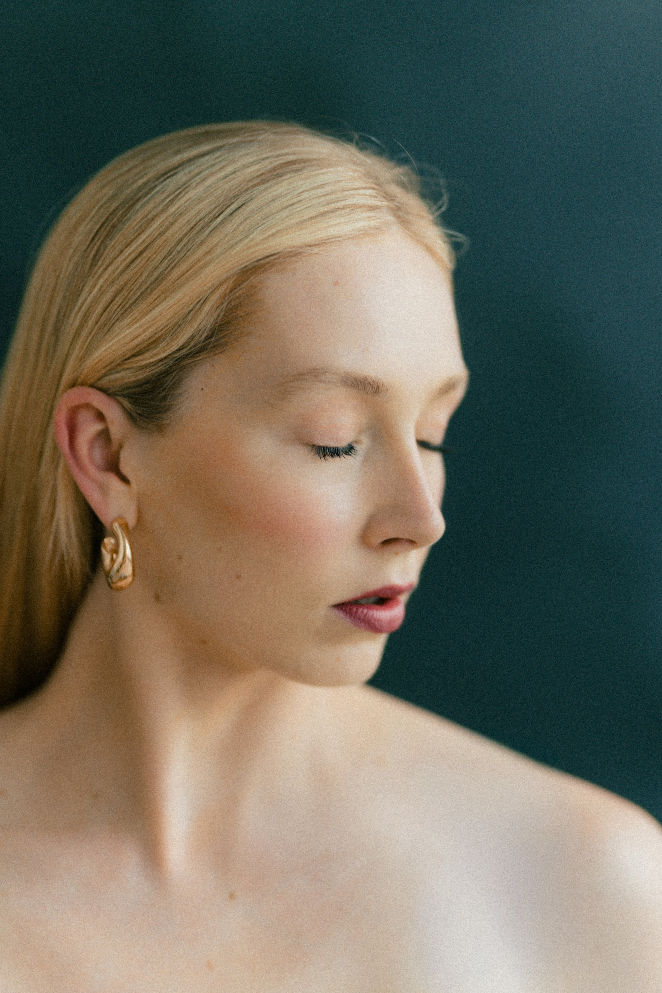 Individuals. Victoria Olonen – Cinematic Portrait Artist | Helsinki & Europe