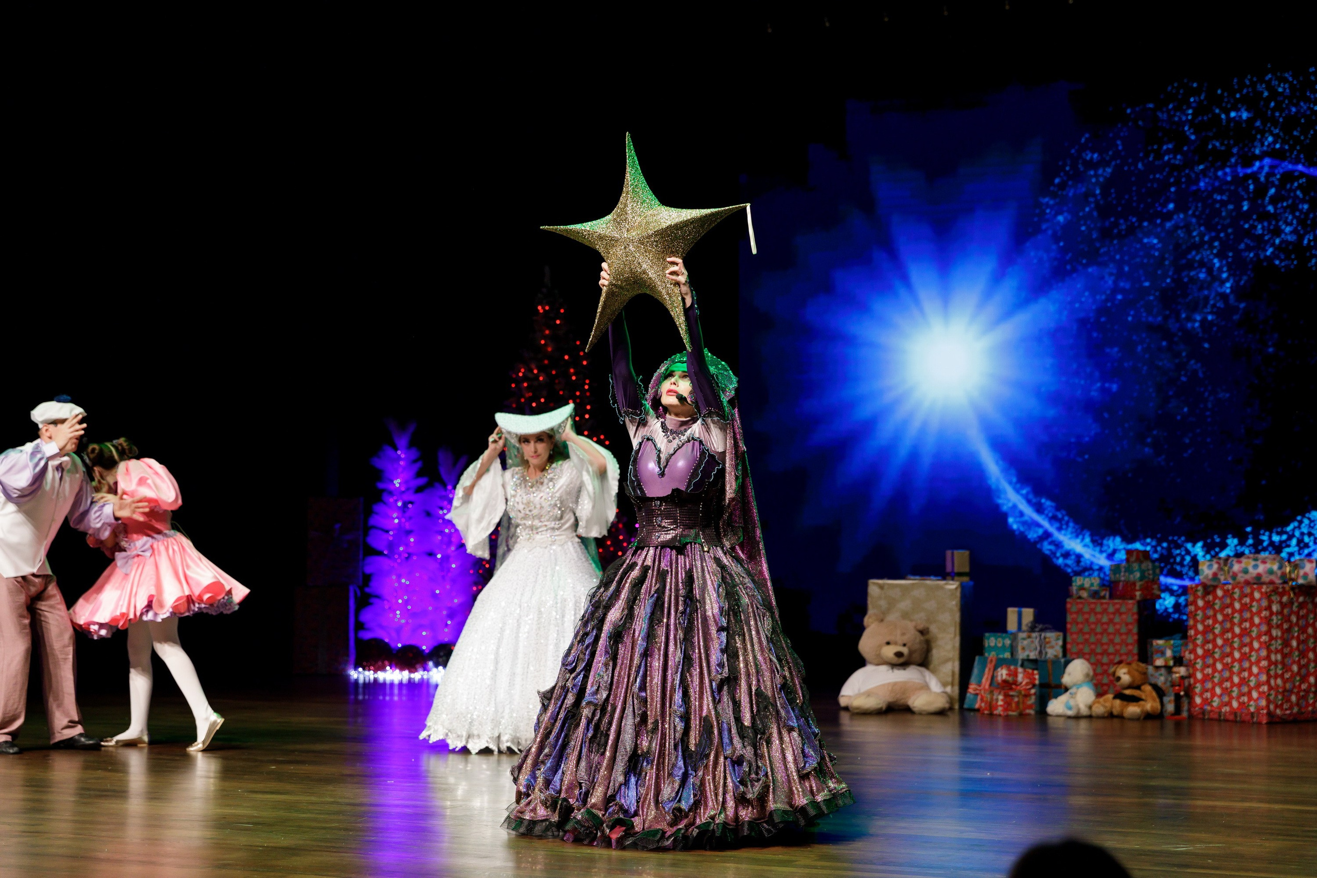 Новогодняя сказка для журнала Русские Эмираты, Дубай 2024. Фотограф Анна Кучерявая | Свадьбы и мероприятия в Дубае