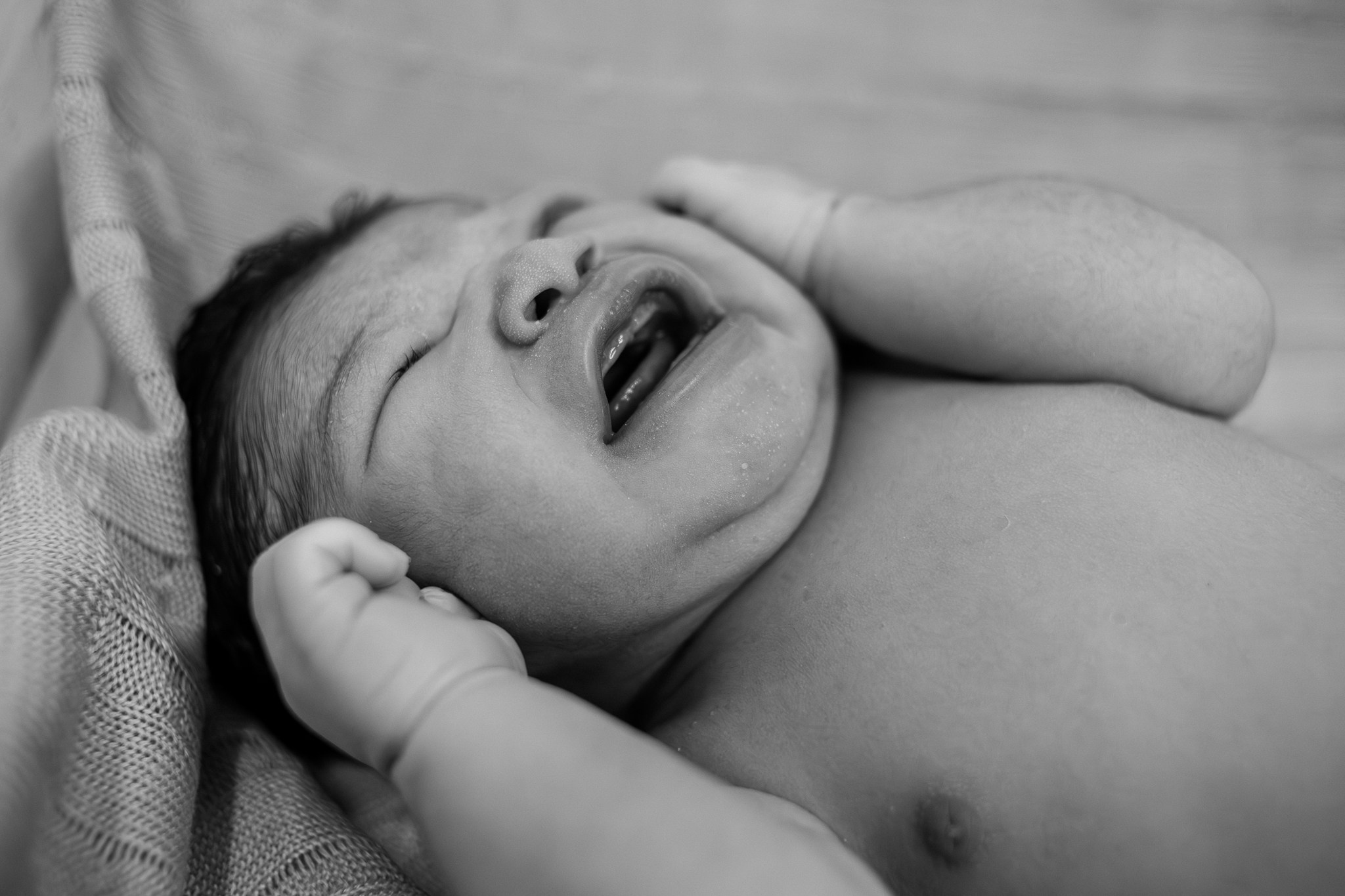 amor-incondicional-mae-e-filho-contato-pele-a-pele-pos-parto