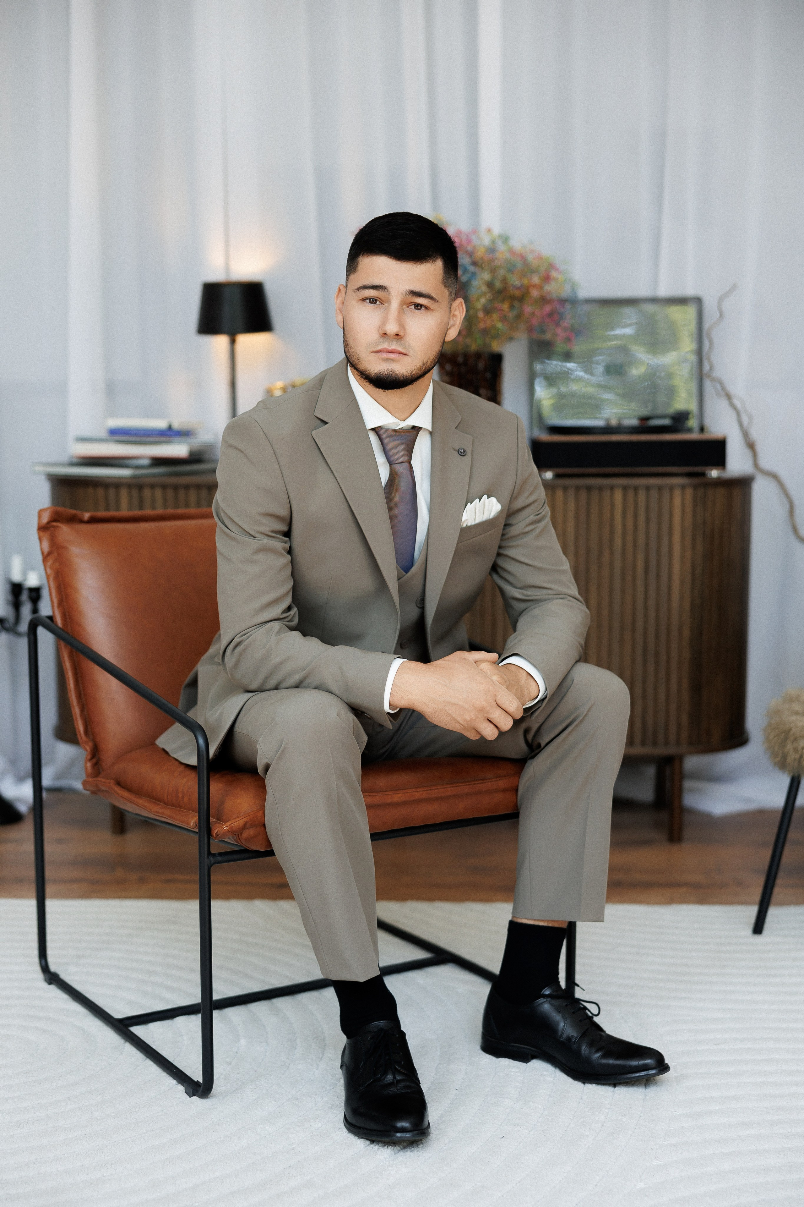 Eugen & Livia — Grand Elysee — Wedding Day. Servicii Foto și Video 067188353