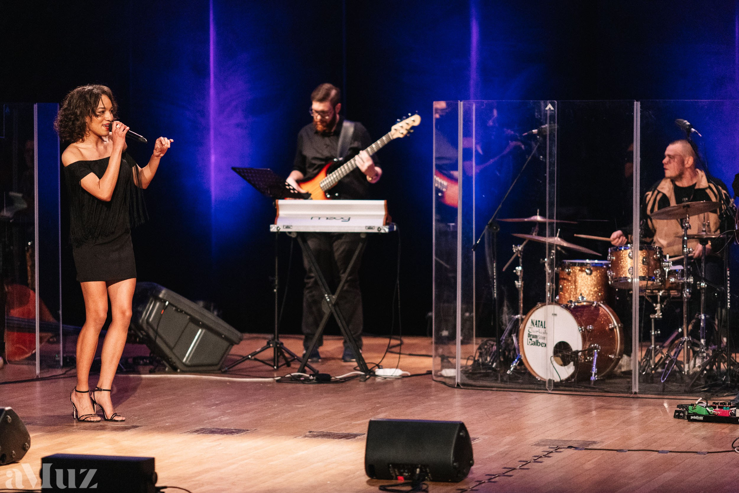 Jazz Zaśpiewam. Fotograf Ślubny Warszawa - Sesje Biznesowe Rodzinne Eventy